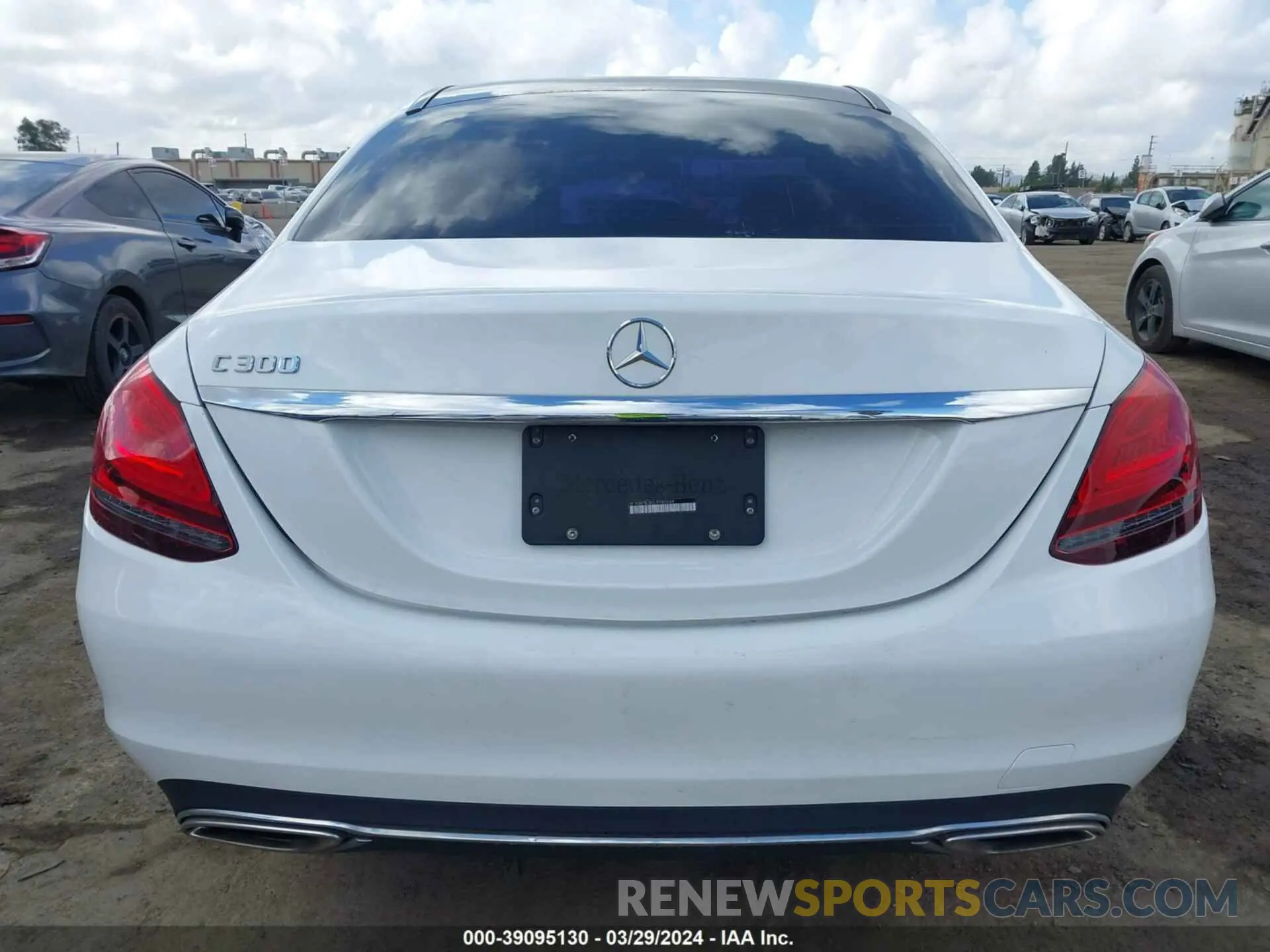 17 Фотография поврежденного автомобиля W1KWF8DB0LR590564 MERCEDES-BENZ C 300 2020