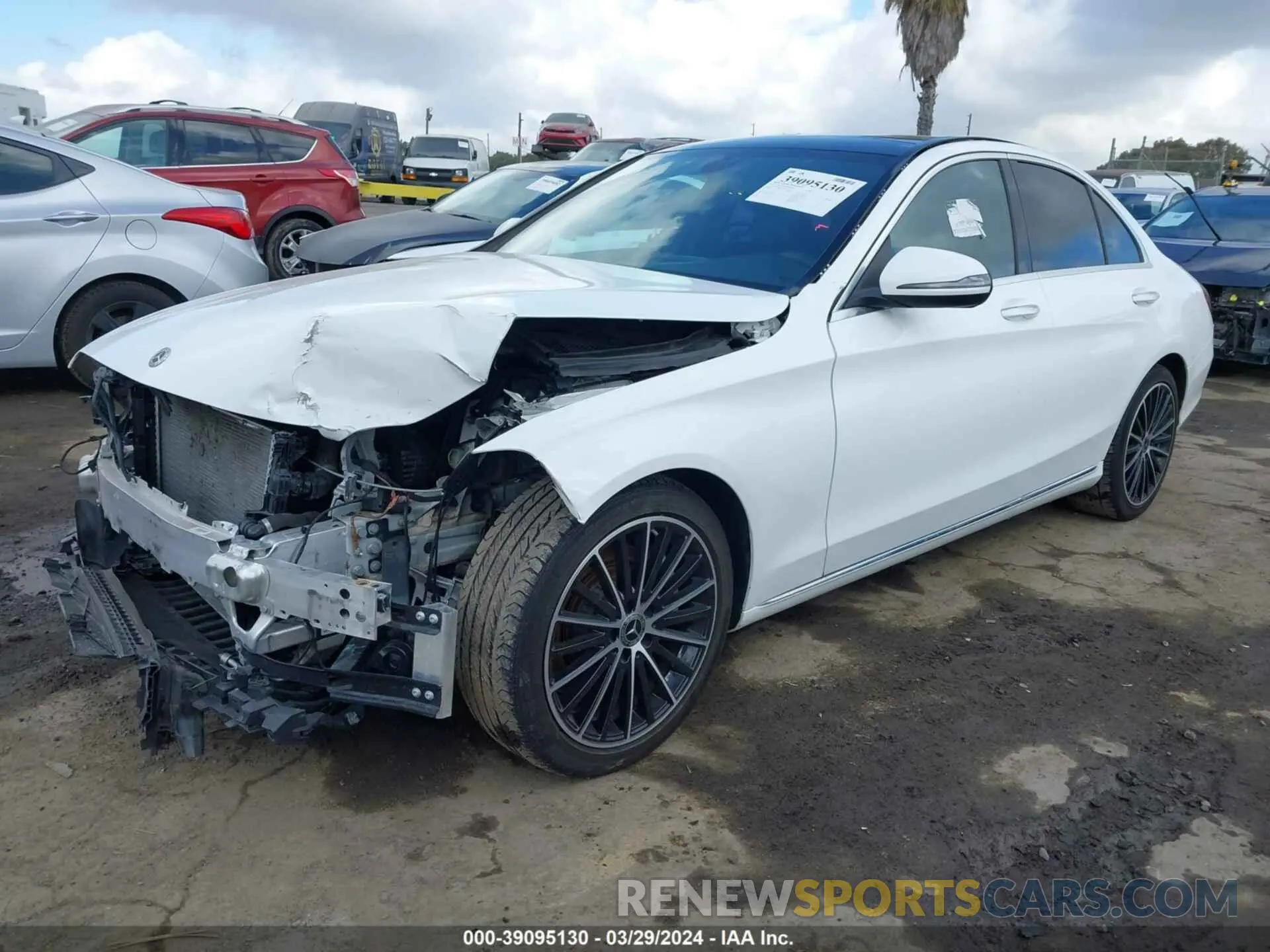 2 Фотография поврежденного автомобиля W1KWF8DB0LR590564 MERCEDES-BENZ C 300 2020