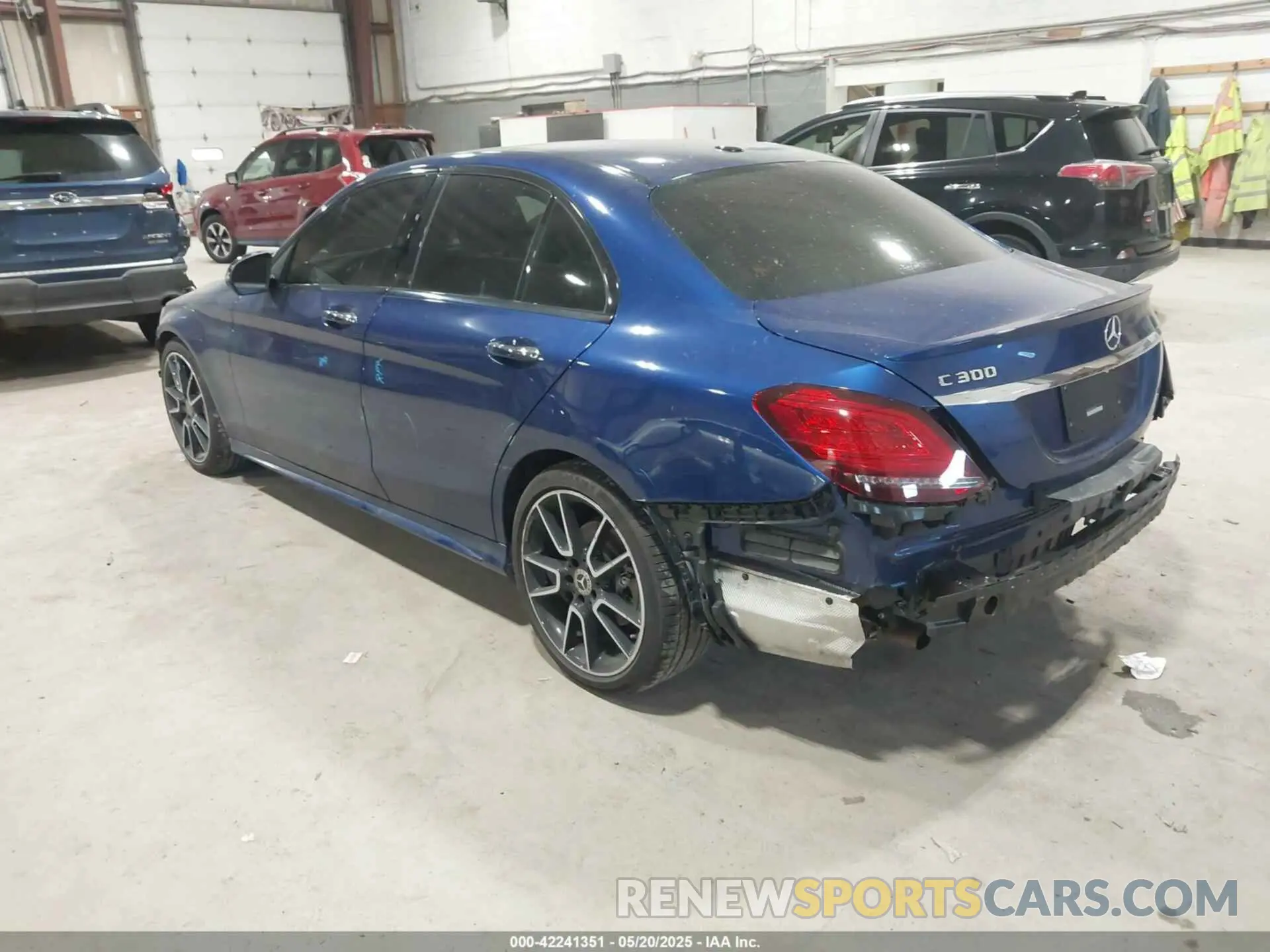 3 Фотография поврежденного автомобиля W1KWF8DB5LR569967 MERCEDES-BENZ C 300 2020