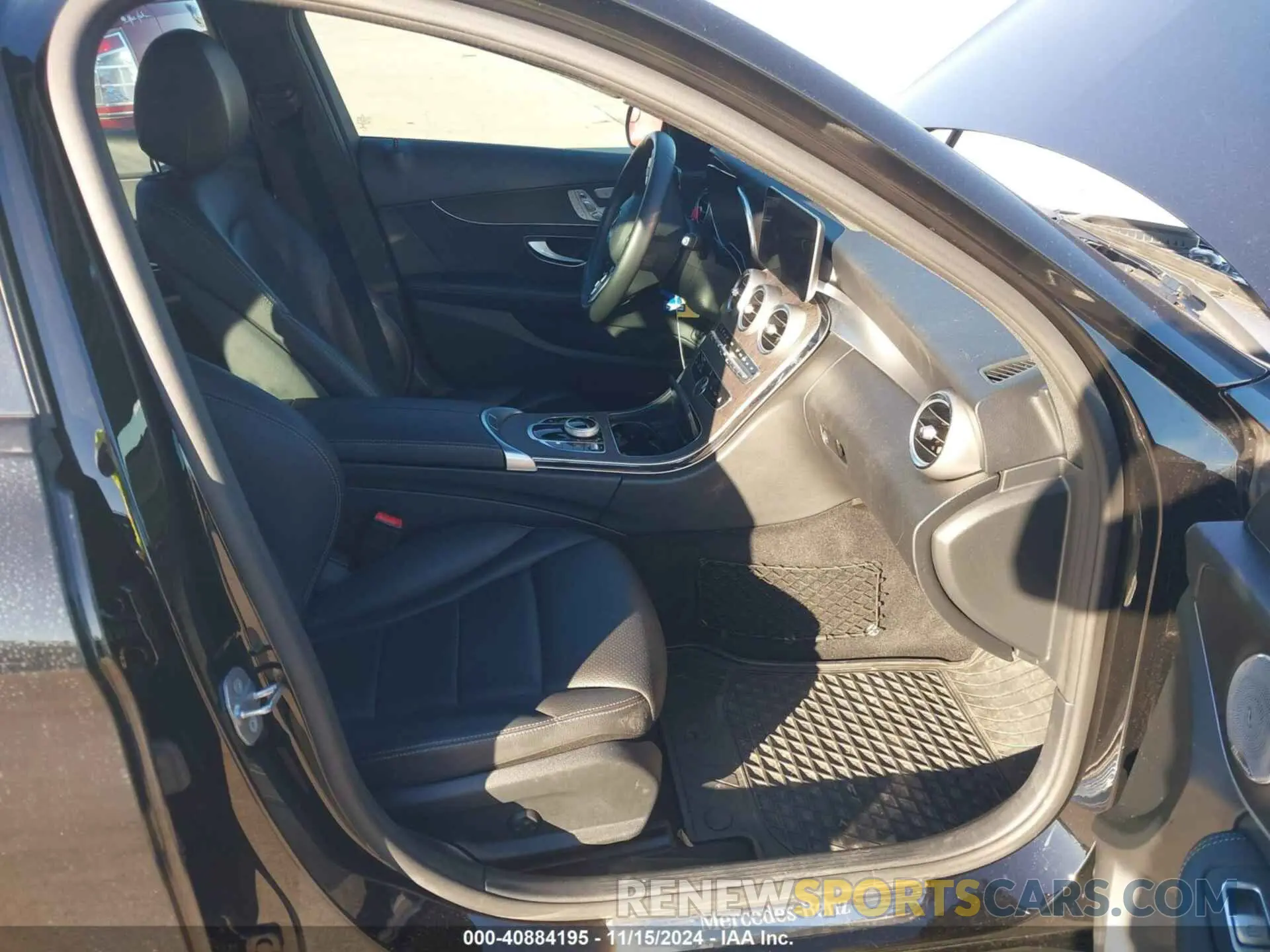 5 Photograph of a damaged car W1KWF8EB3LR593778 MERCEDES-BENZ C 300 2020