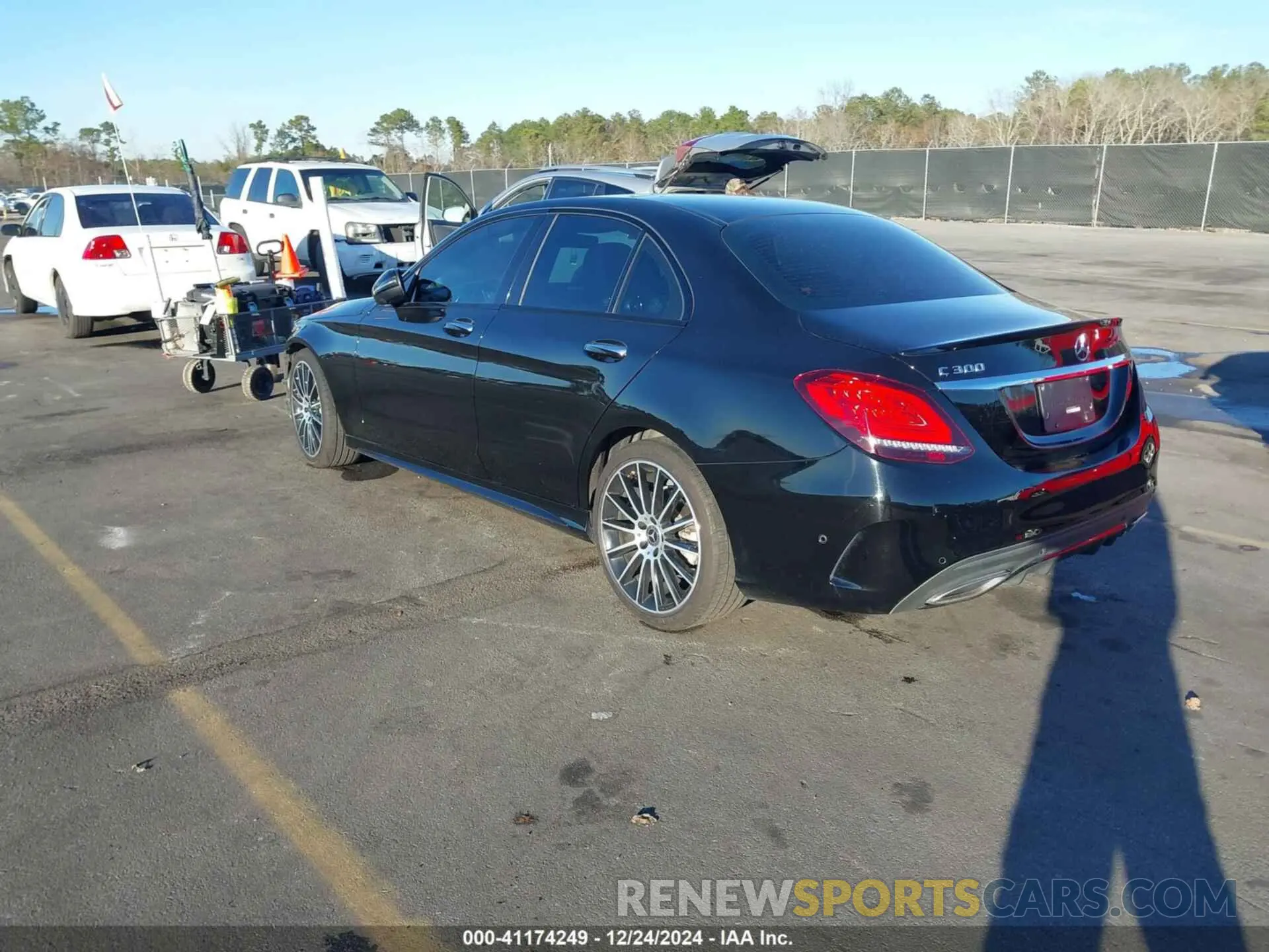 3 Photograph of a damaged car WDDWF8DB3LR526373 MERCEDES-BENZ C 300 2020
