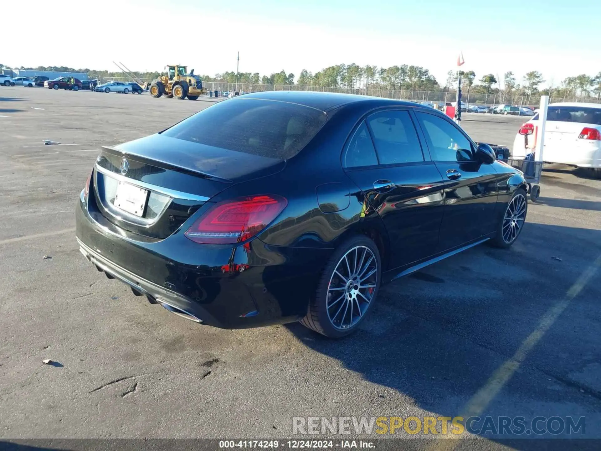 4 Photograph of a damaged car WDDWF8DB3LR526373 MERCEDES-BENZ C 300 2020