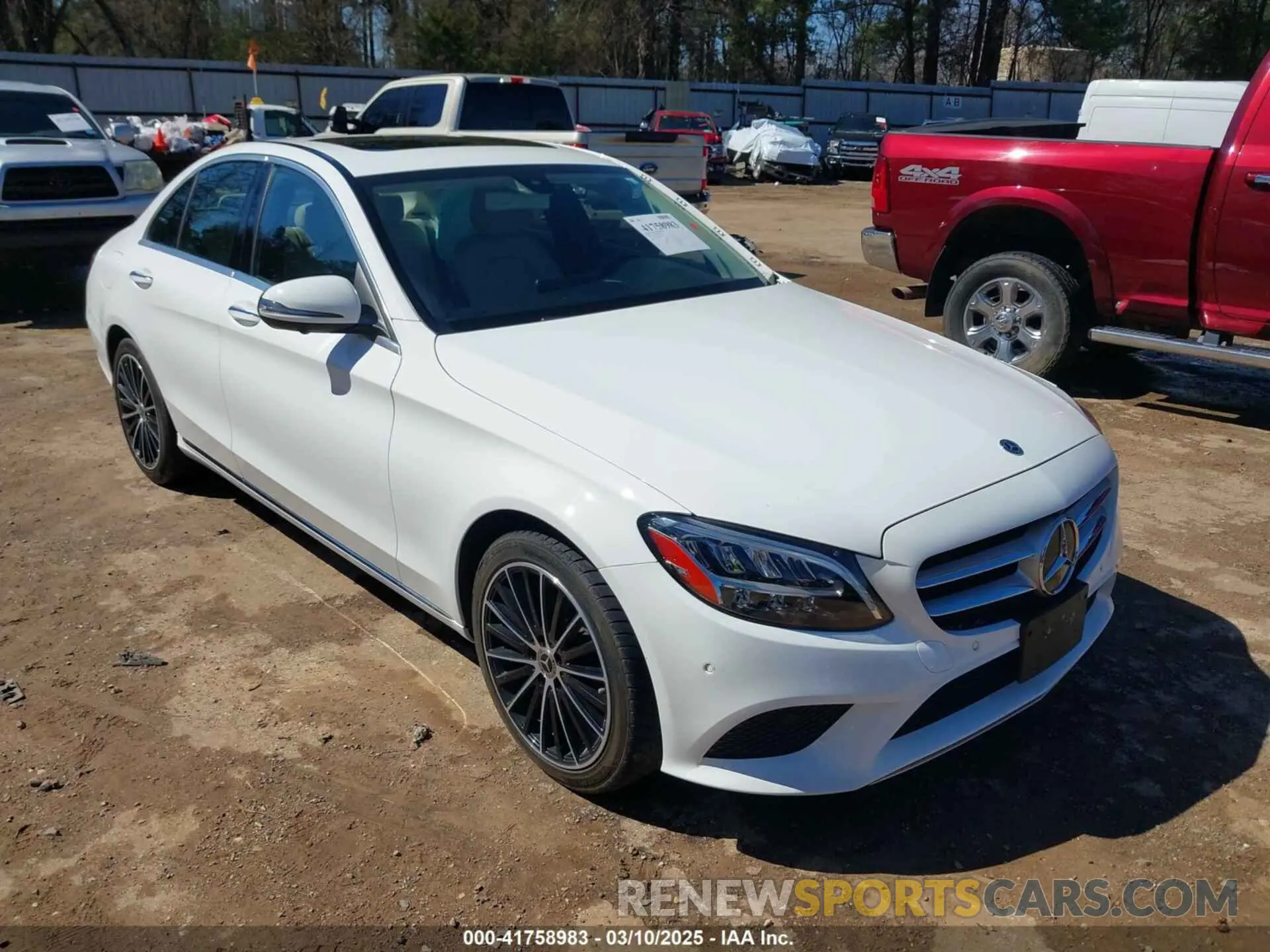 1 Фотография поврежденного автомобиля WDDWF8DB6LR559612 MERCEDES-BENZ C 300 2020