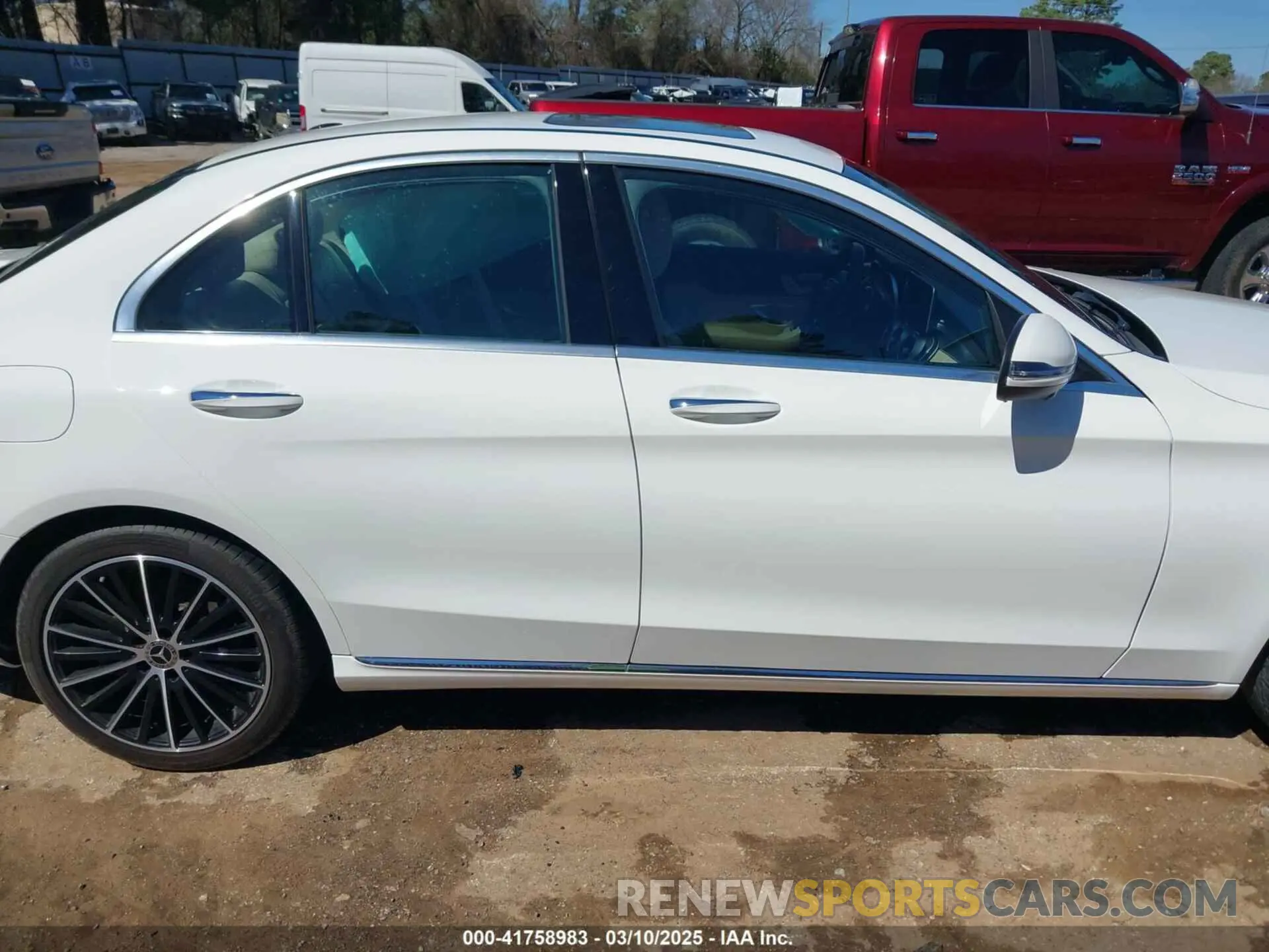 13 Фотография поврежденного автомобиля WDDWF8DB6LR559612 MERCEDES-BENZ C 300 2020