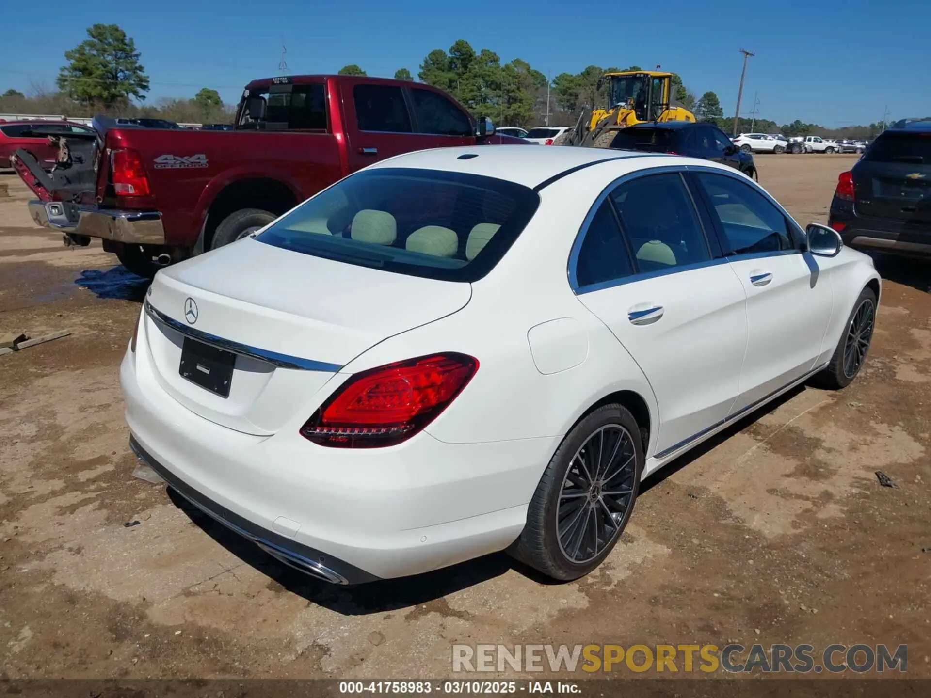 4 Фотография поврежденного автомобиля WDDWF8DB6LR559612 MERCEDES-BENZ C 300 2020