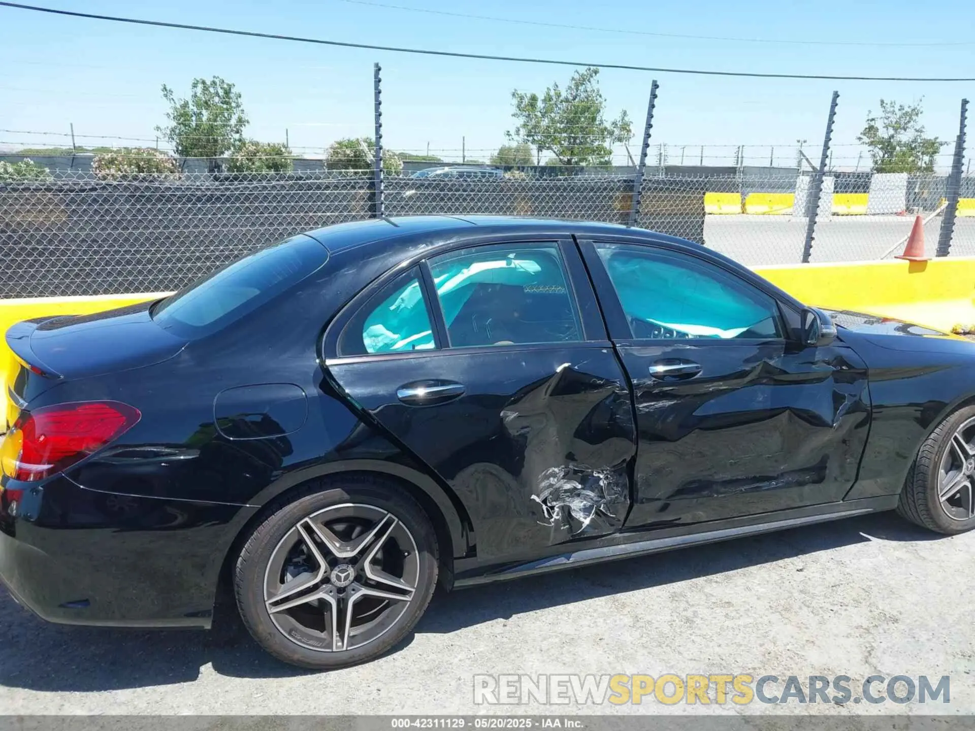 6 Photograph of a damaged car WDDWF8DB7LR561868 MERCEDES-BENZ C 300 2020