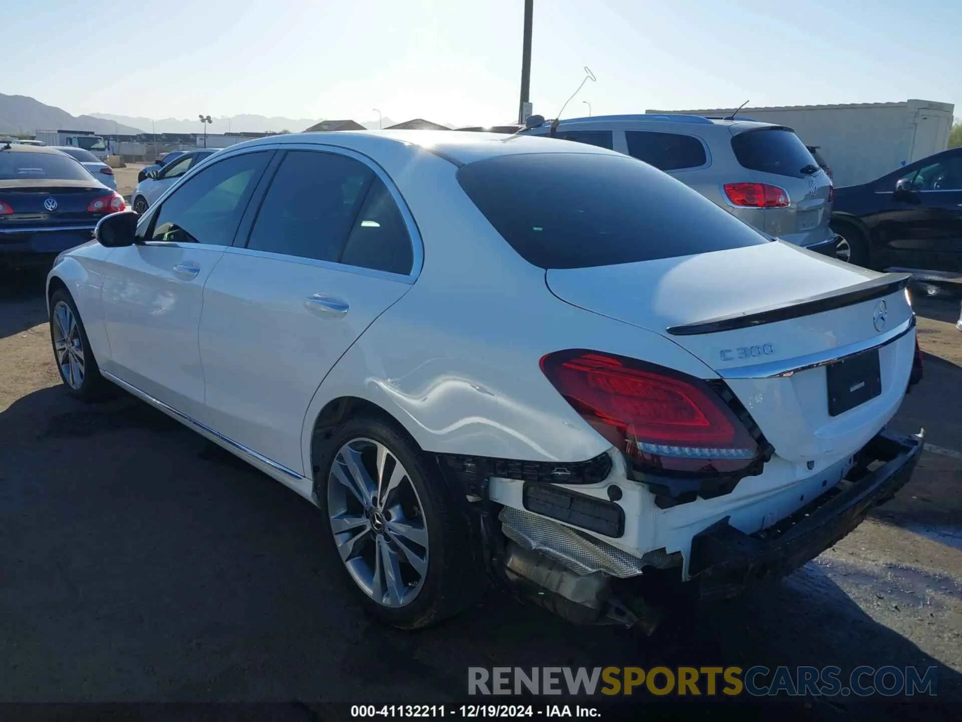 3 Фотография поврежденного автомобиля WDDWF8EB3LR522743 MERCEDES-BENZ C 300 2020