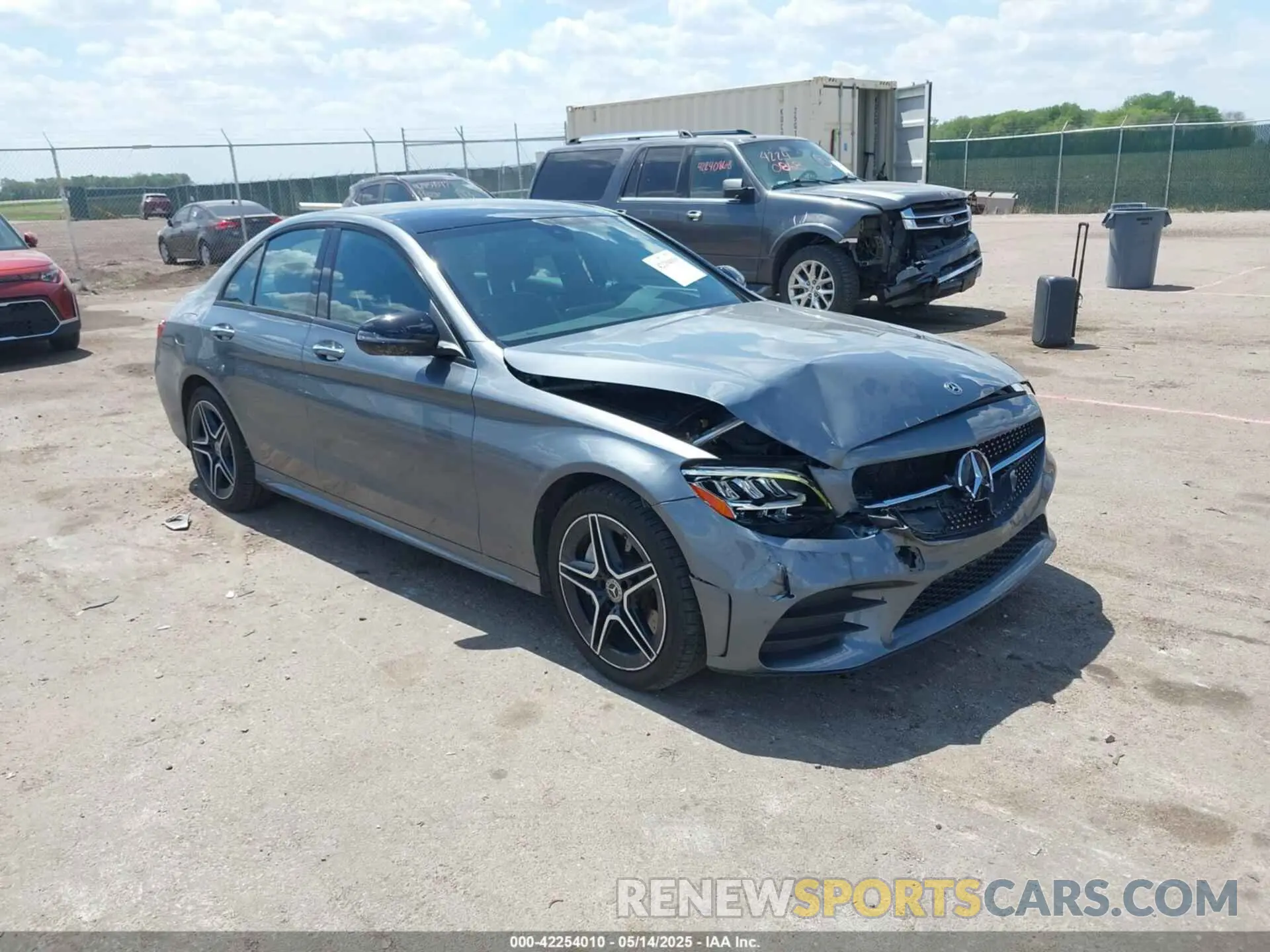 1 Photograph of a damaged car WDDWF8EBXLR525624 MERCEDES-BENZ C 300 2020