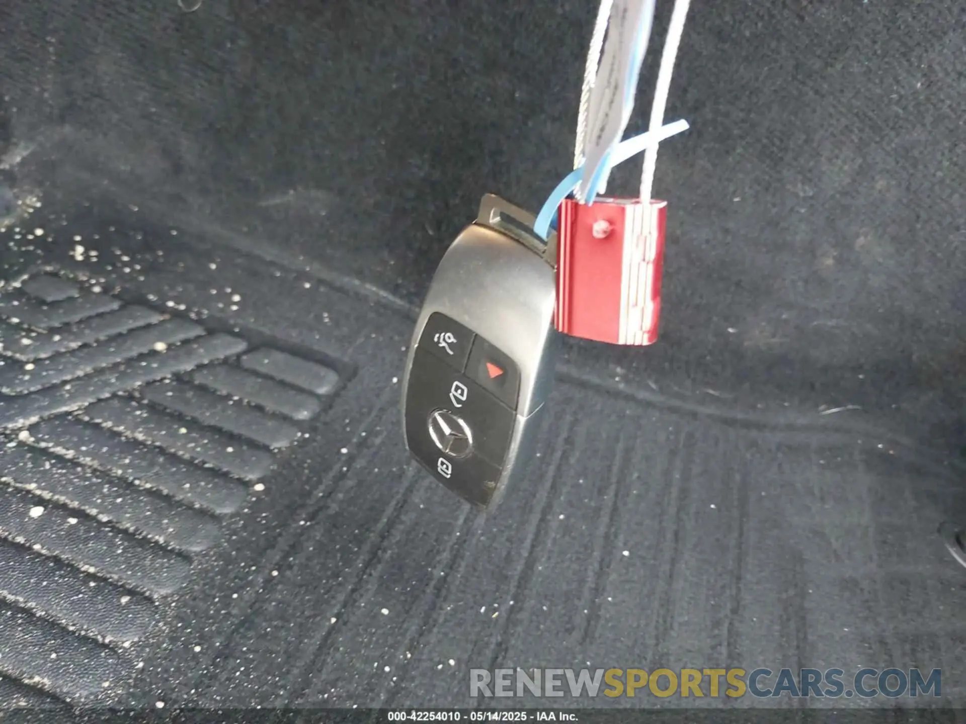 11 Photograph of a damaged car WDDWF8EBXLR525624 MERCEDES-BENZ C 300 2020