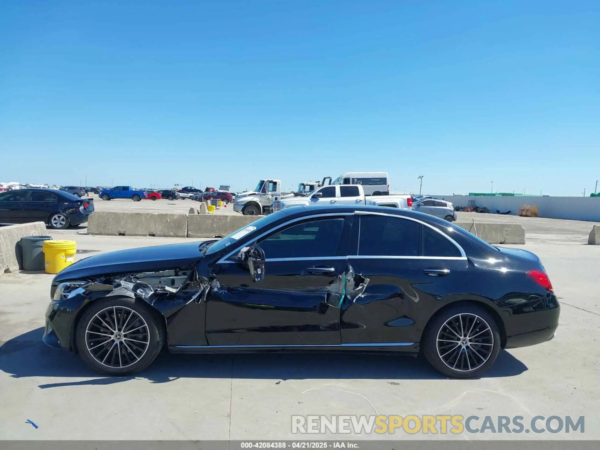 15 Фотография поврежденного автомобиля W1KWF8DB0MR618283 MERCEDES-BENZ C 300 2021
