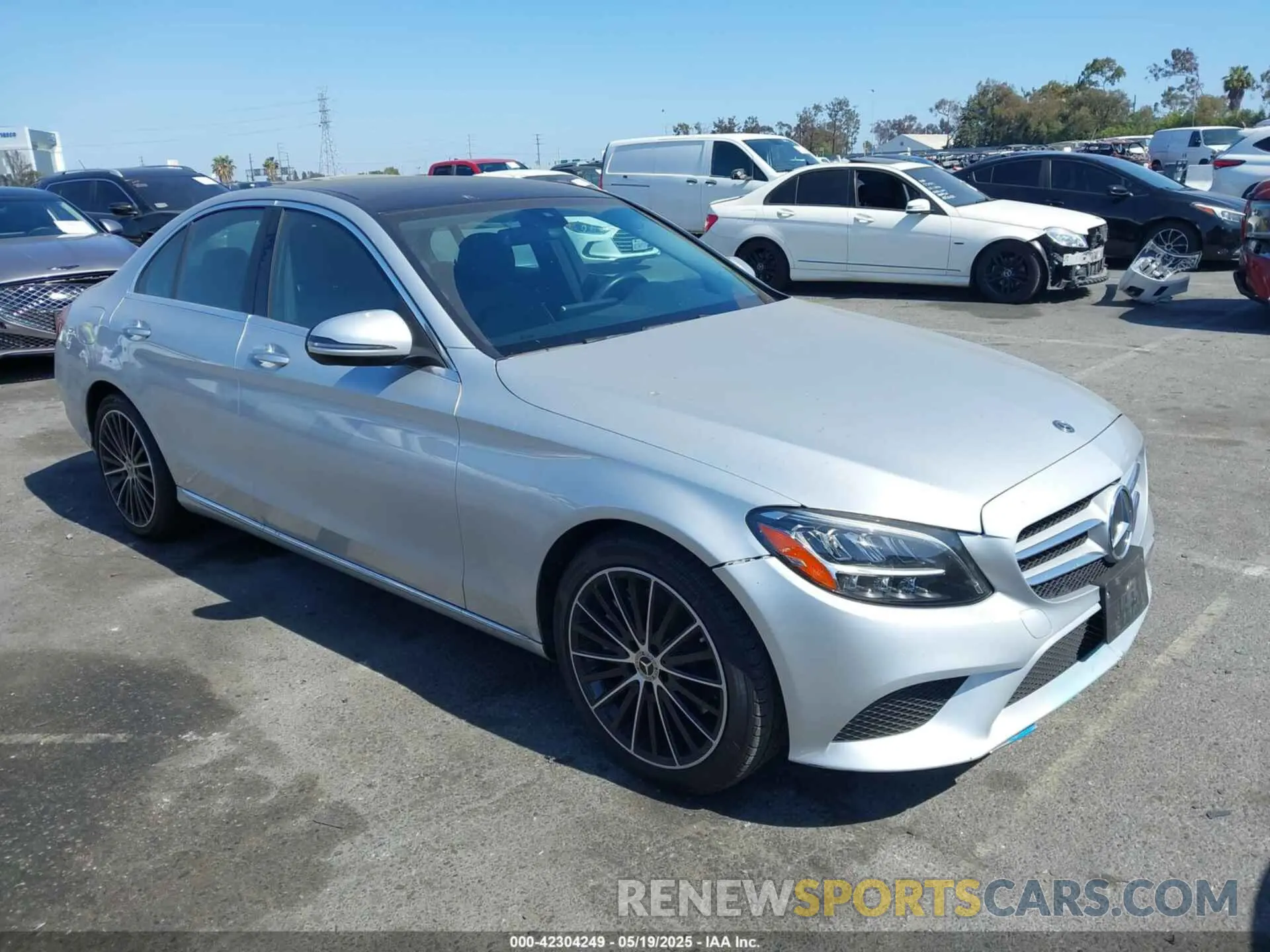1 Photograph of a damaged car W1KWF8DB0MR634709 MERCEDES-BENZ C 300 2021