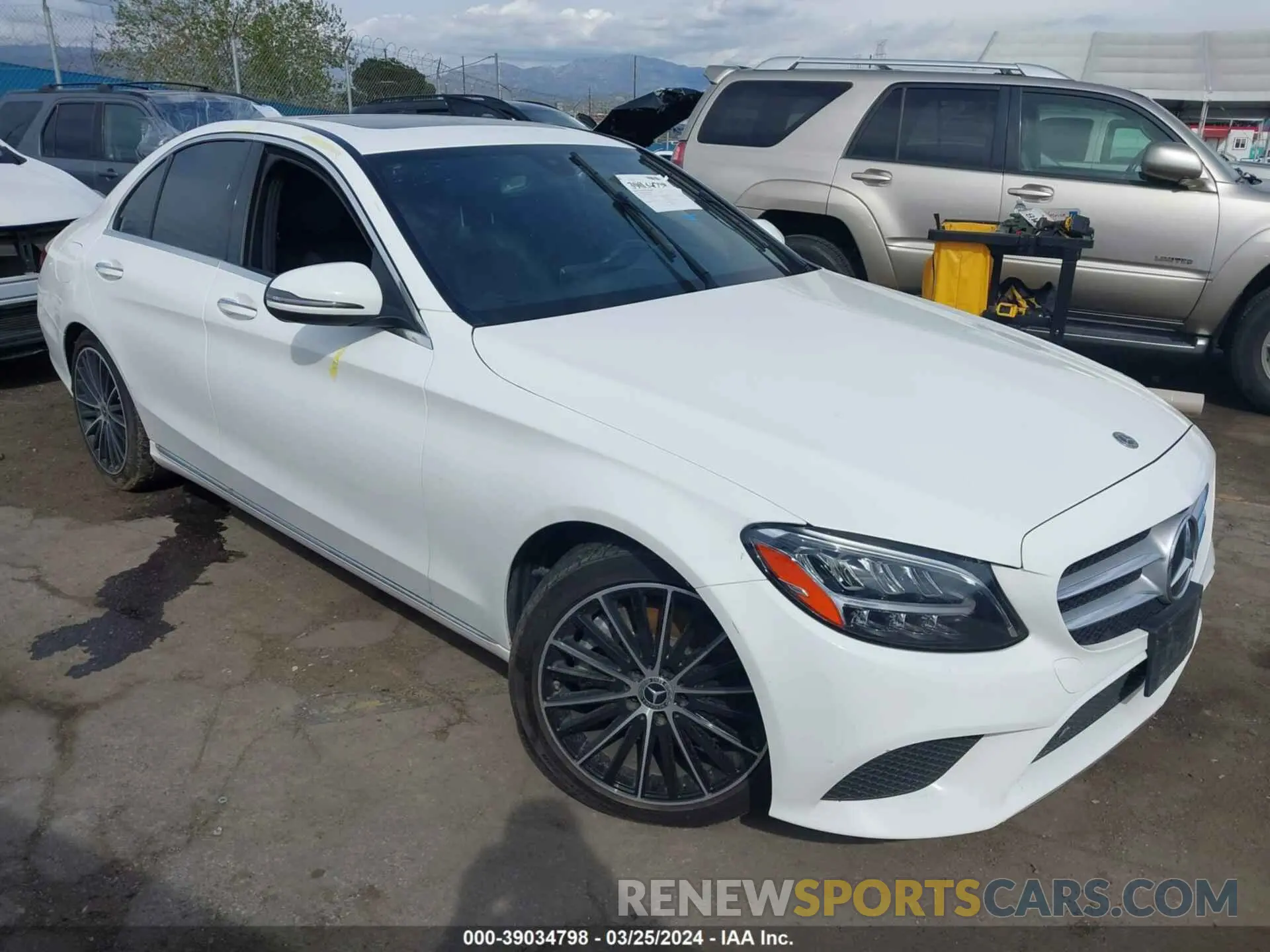 1 Photograph of a damaged car W1KWF8DB4MR635605 MERCEDES-BENZ C 300 2021