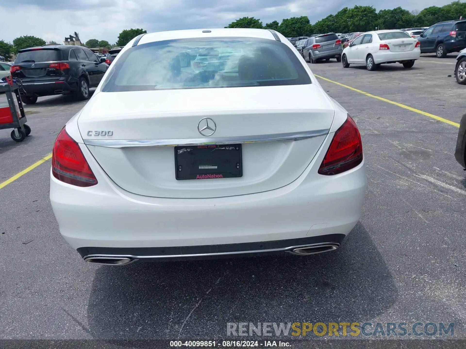 19 Photograph of a damaged car W1KWF8DB5MR625018 MERCEDES-BENZ C 300 2021