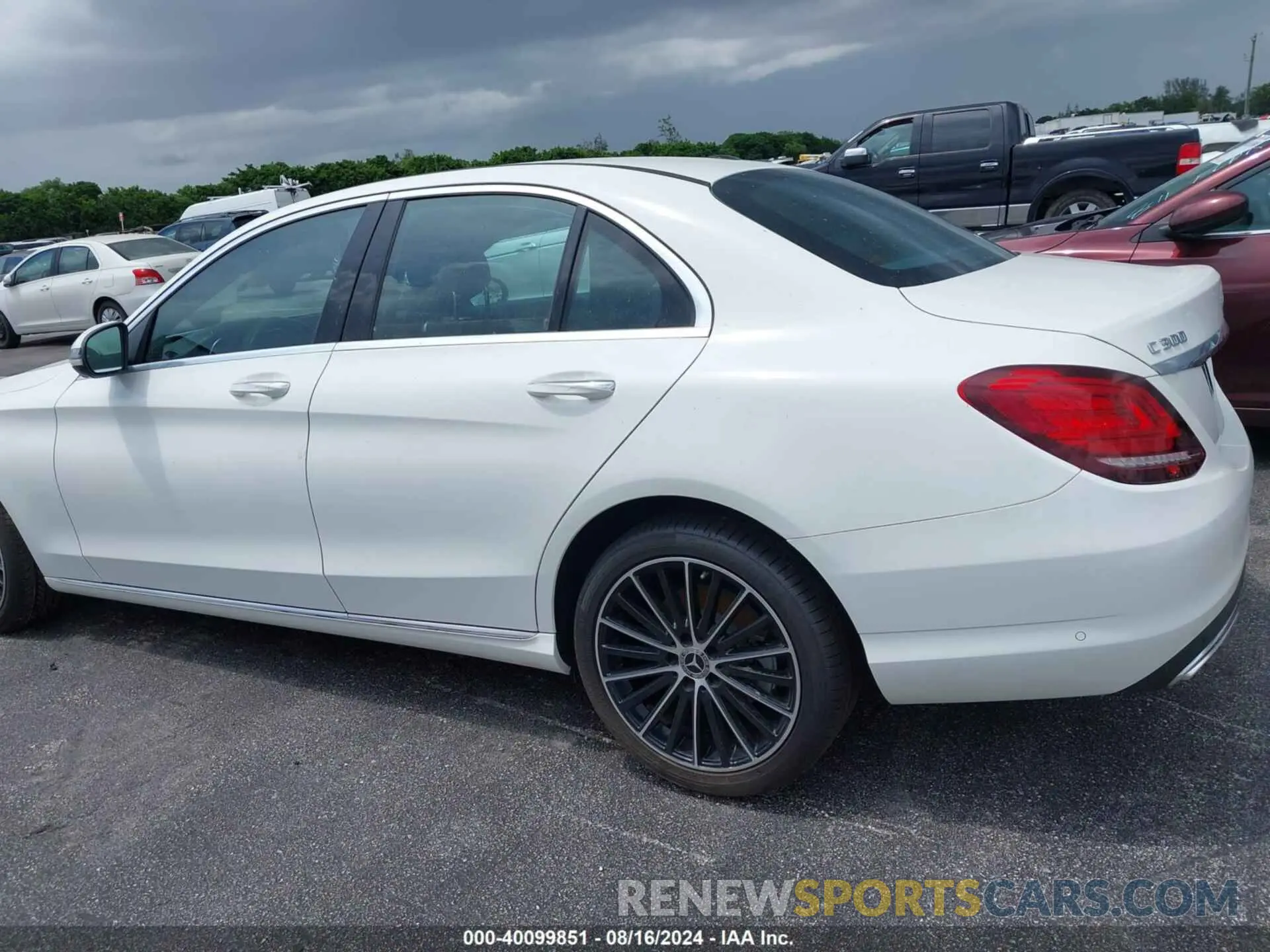 20 Photograph of a damaged car W1KWF8DB5MR625018 MERCEDES-BENZ C 300 2021