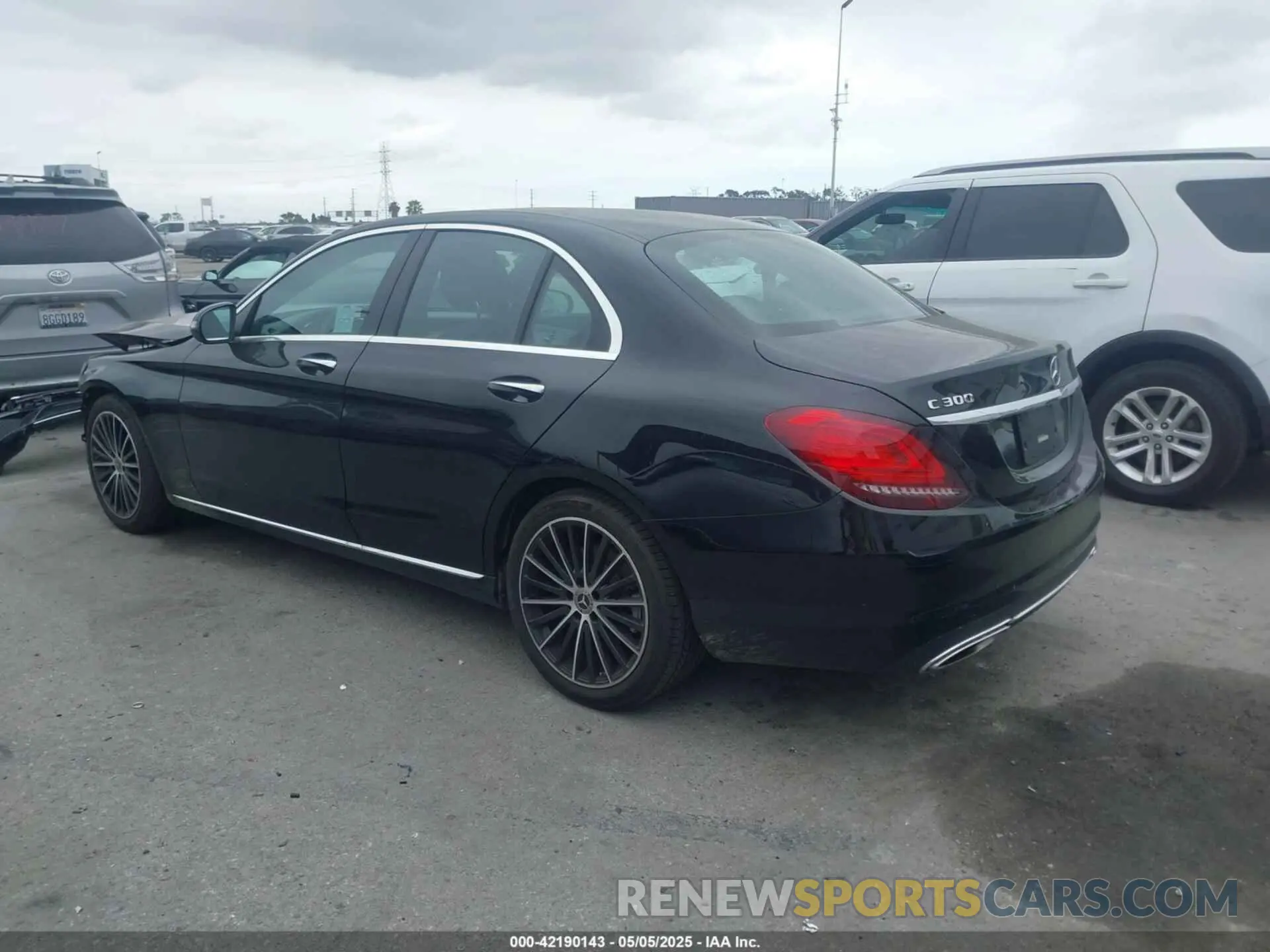 3 Фотография поврежденного автомобиля W1KWF8DB5MR650484 MERCEDES-BENZ C 300 2021