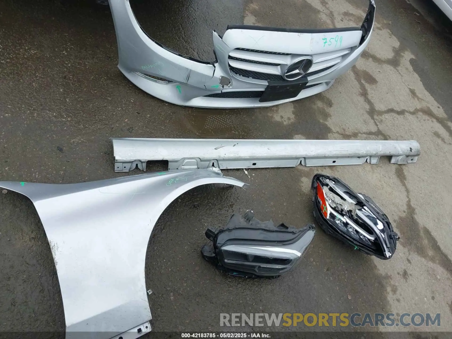 12 Photograph of a damaged car W1KWF8DB7MR647862 MERCEDES-BENZ C 300 2021