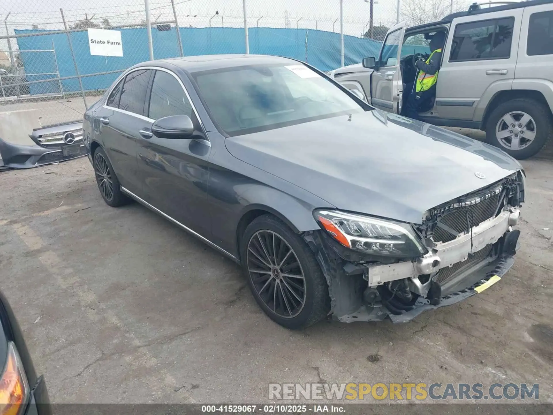 1 Photograph of a damaged car W1KWF8DB8MR651550 MERCEDES-BENZ C 300 2021