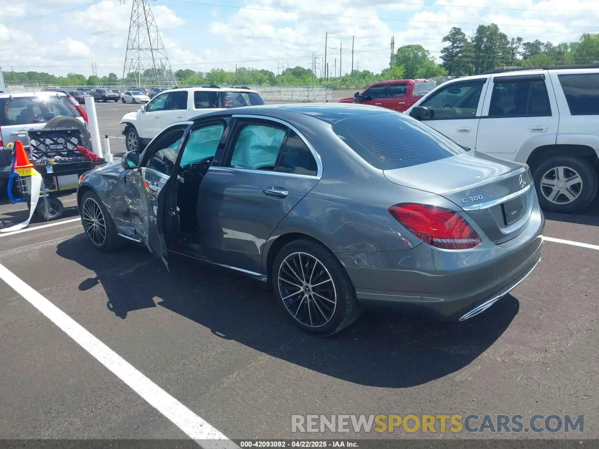 3 Photograph of a damaged car W1KWF8DBXMR645829 MERCEDES-BENZ C 300 2021