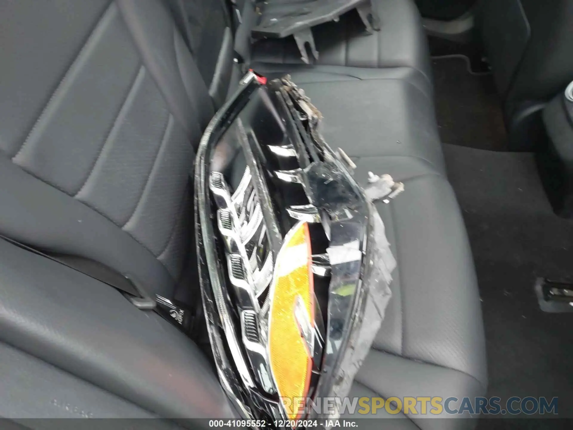 12 Photograph of a damaged car W1KWF8EB1MR633891 MERCEDES-BENZ C 300 2021