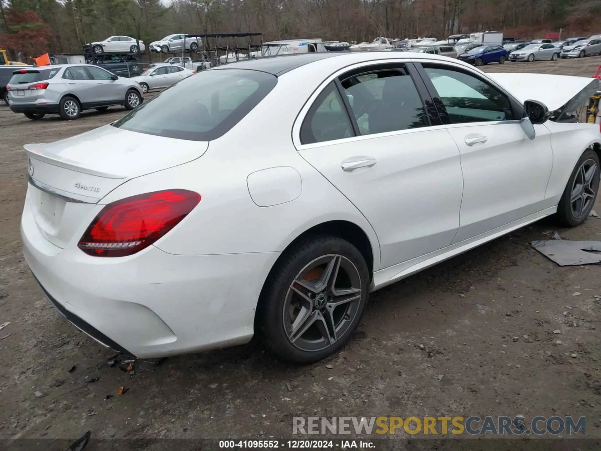 4 Photograph of a damaged car W1KWF8EB1MR633891 MERCEDES-BENZ C 300 2021