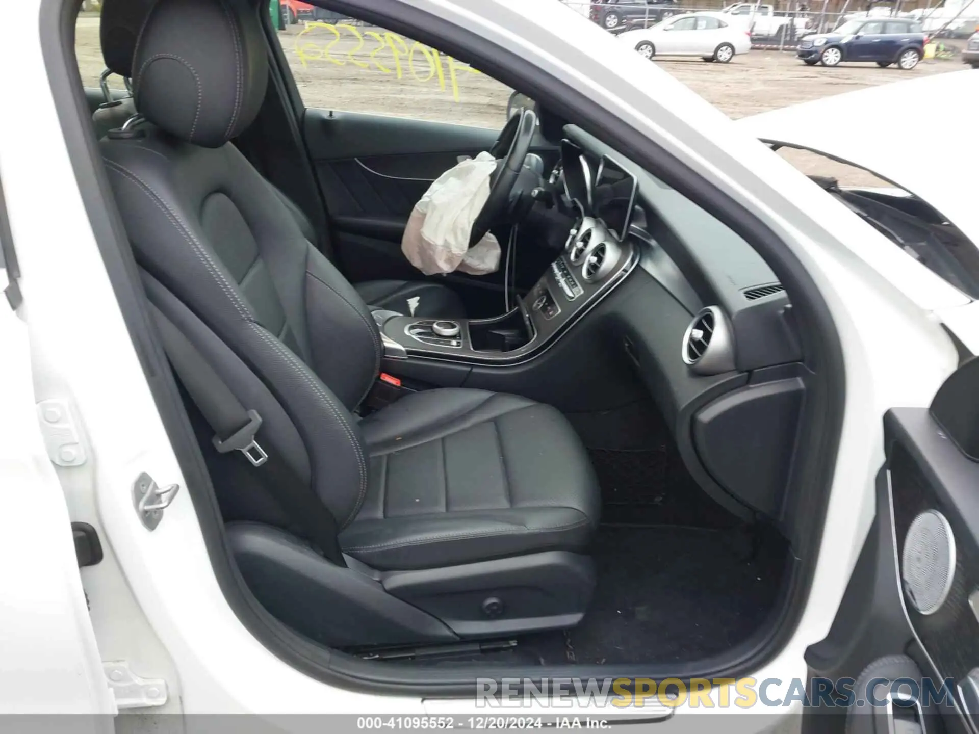 5 Photograph of a damaged car W1KWF8EB1MR633891 MERCEDES-BENZ C 300 2021