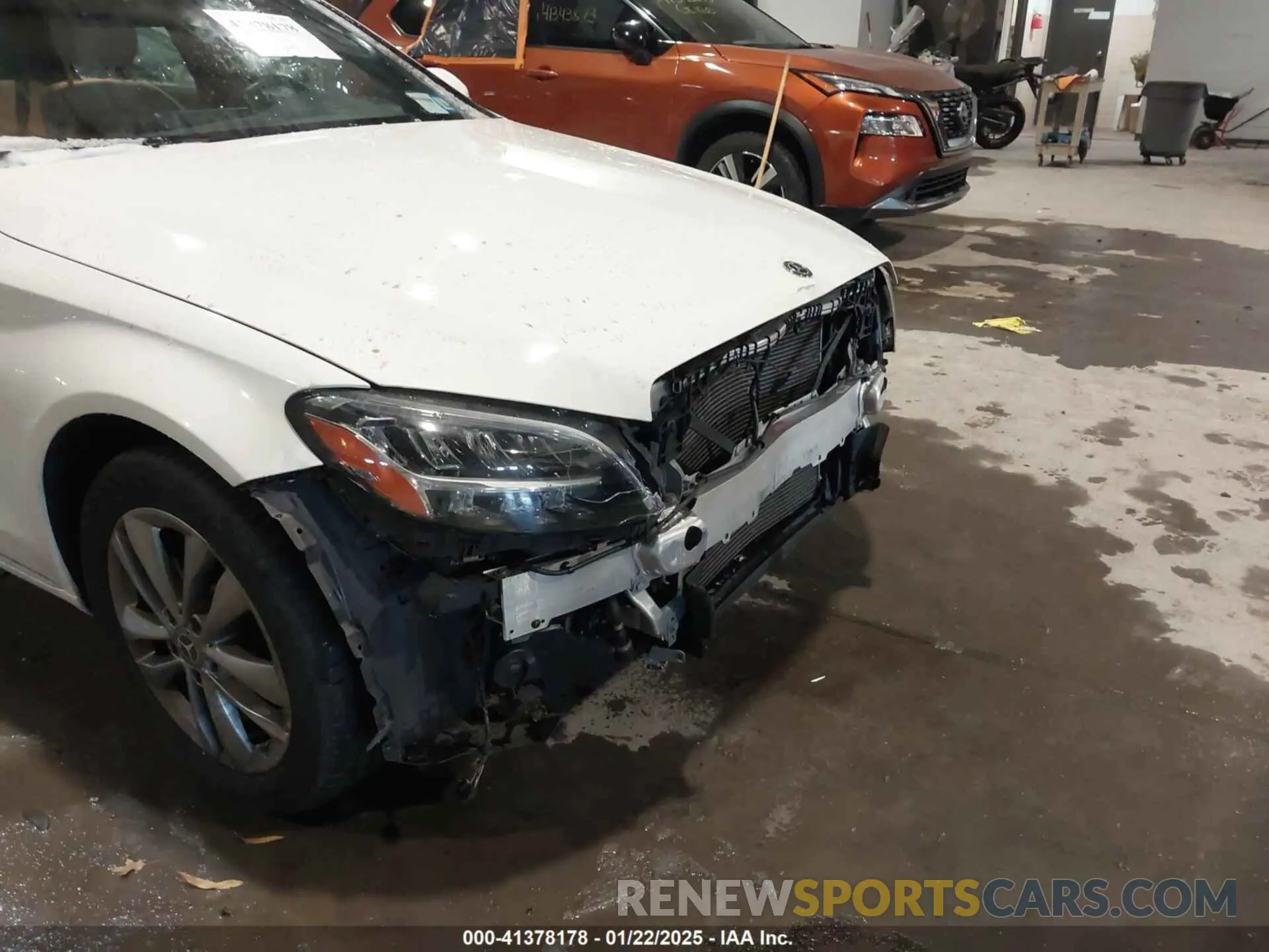 19 Photograph of a damaged car W1KWF8EB2MR646116 MERCEDES-BENZ C 300 2021
