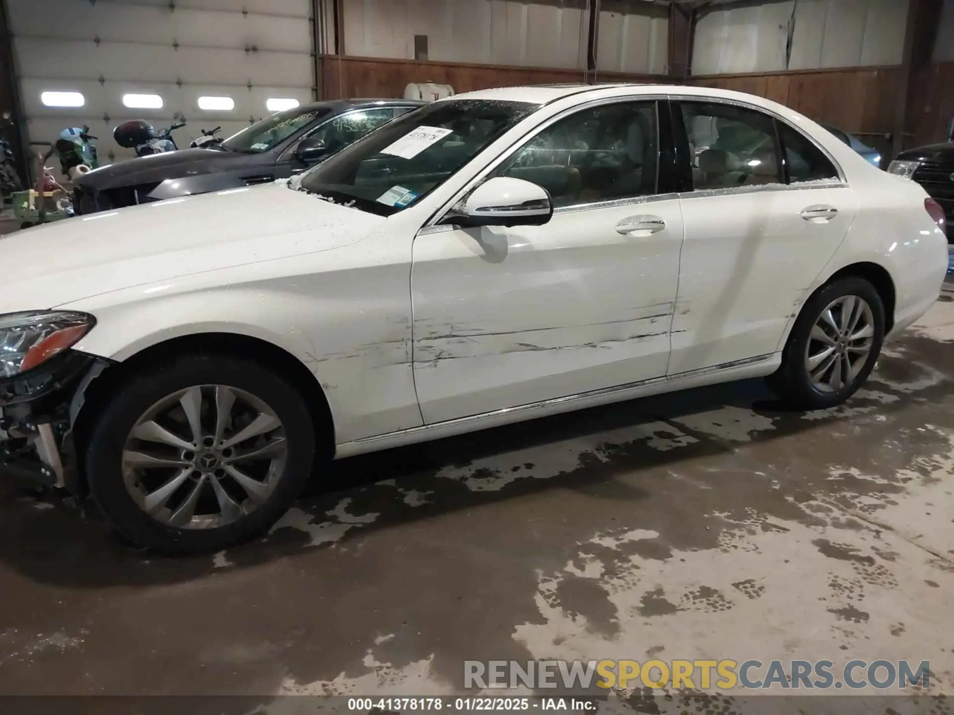 6 Photograph of a damaged car W1KWF8EB2MR646116 MERCEDES-BENZ C 300 2021