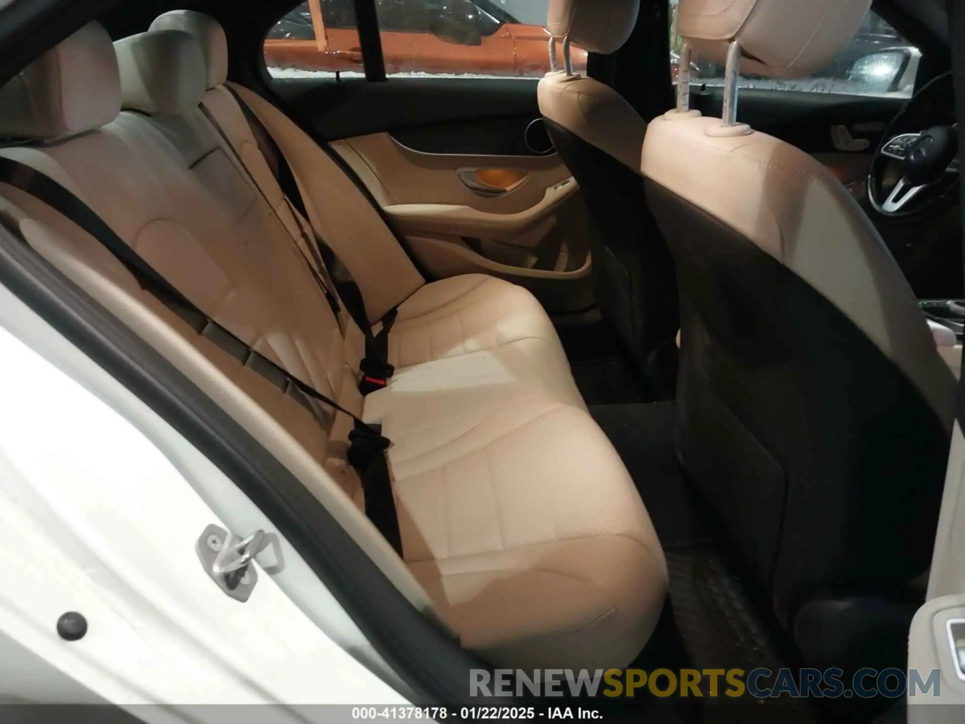 8 Photograph of a damaged car W1KWF8EB2MR646116 MERCEDES-BENZ C 300 2021