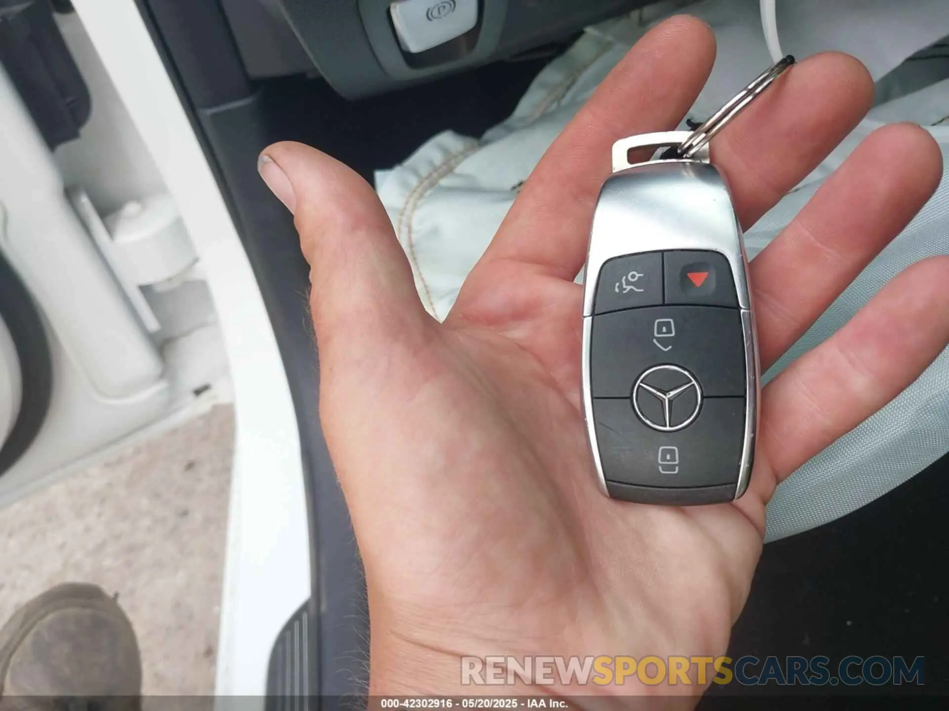 11 Фотография поврежденного автомобиля W1KWF8EB4MR639409 MERCEDES-BENZ C 300 2021