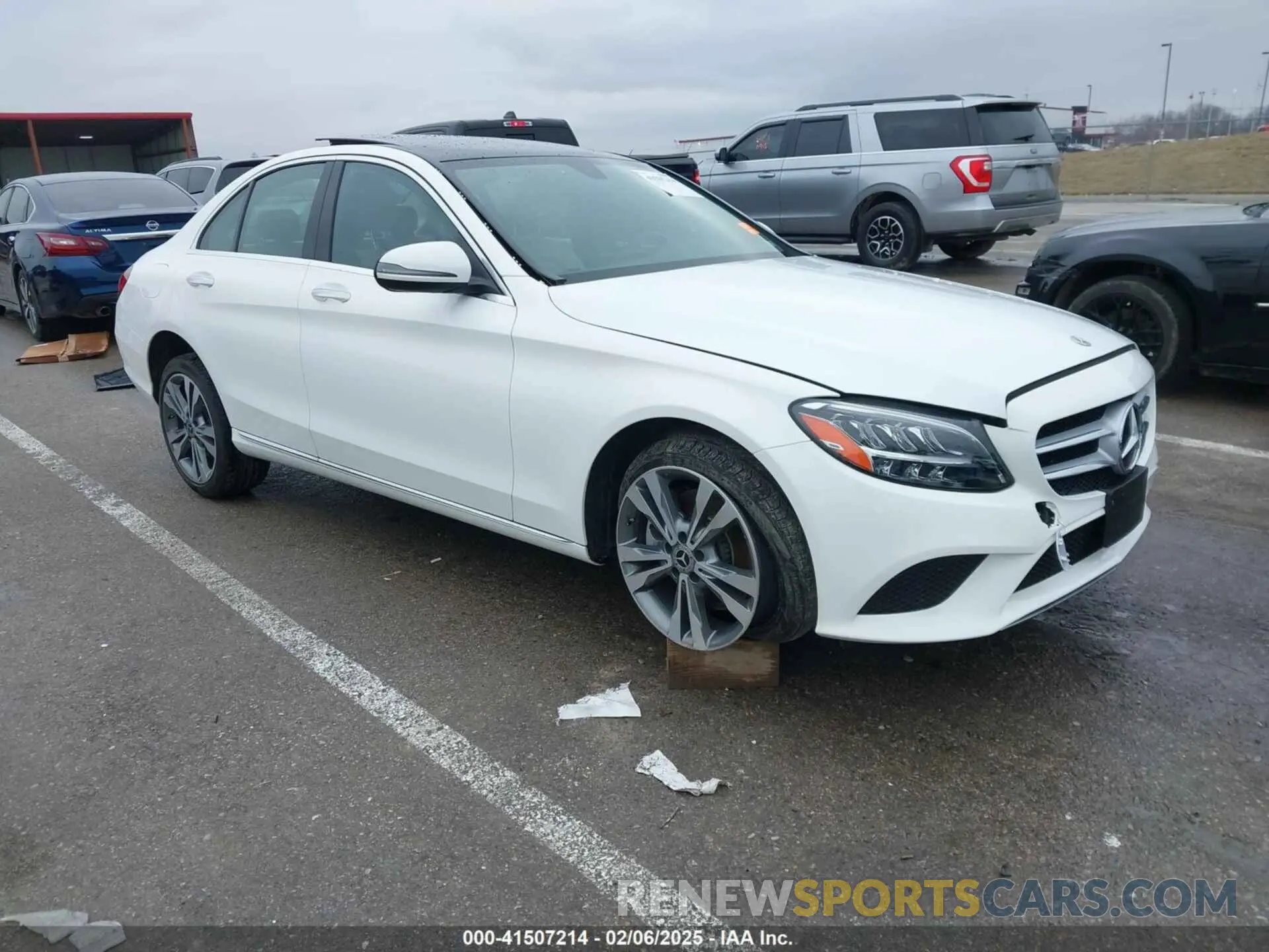 1 Photograph of a damaged car W1KWF8EB8MR604811 MERCEDES-BENZ C 300 2021
