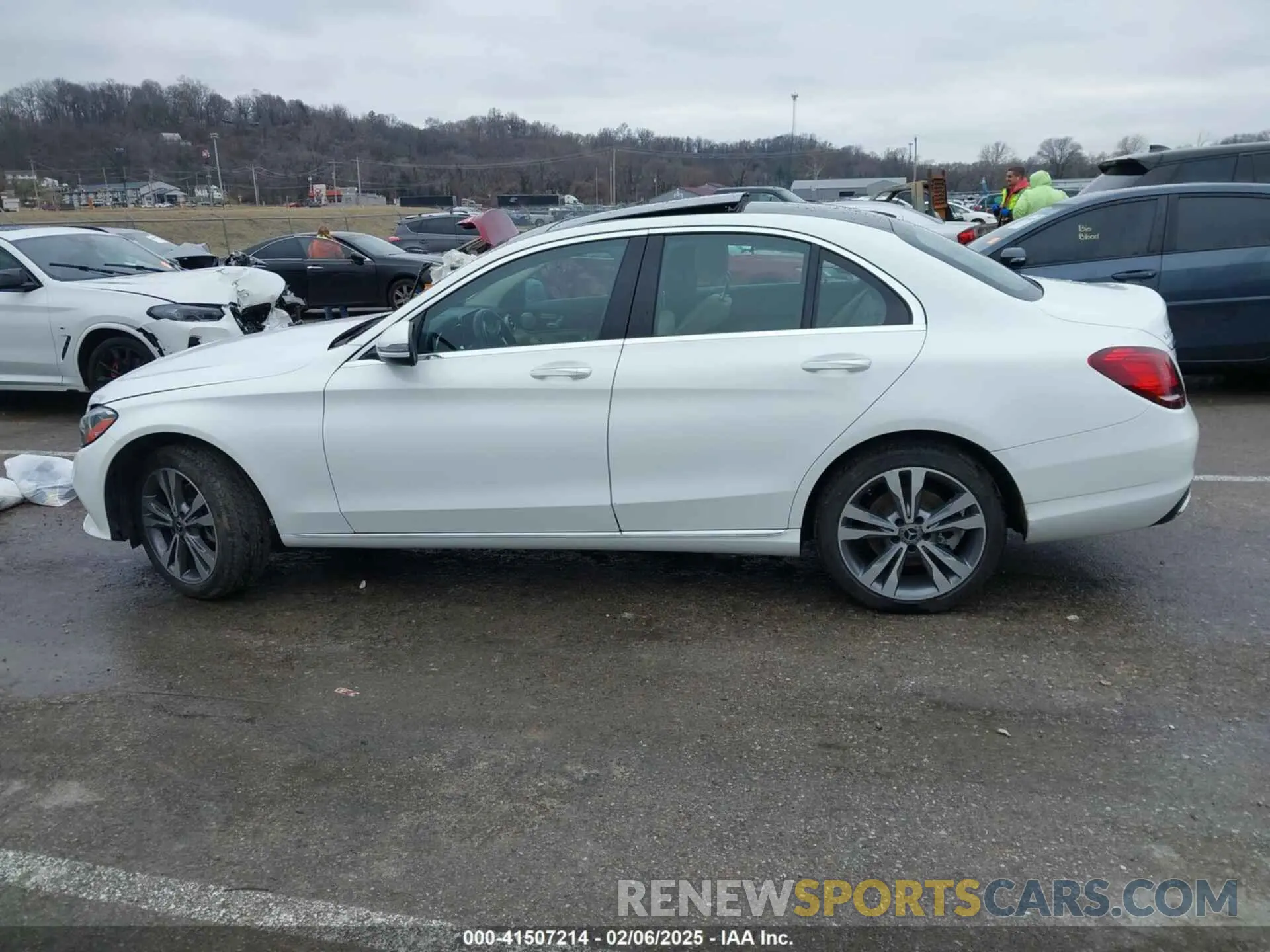 14 Photograph of a damaged car W1KWF8EB8MR604811 MERCEDES-BENZ C 300 2021