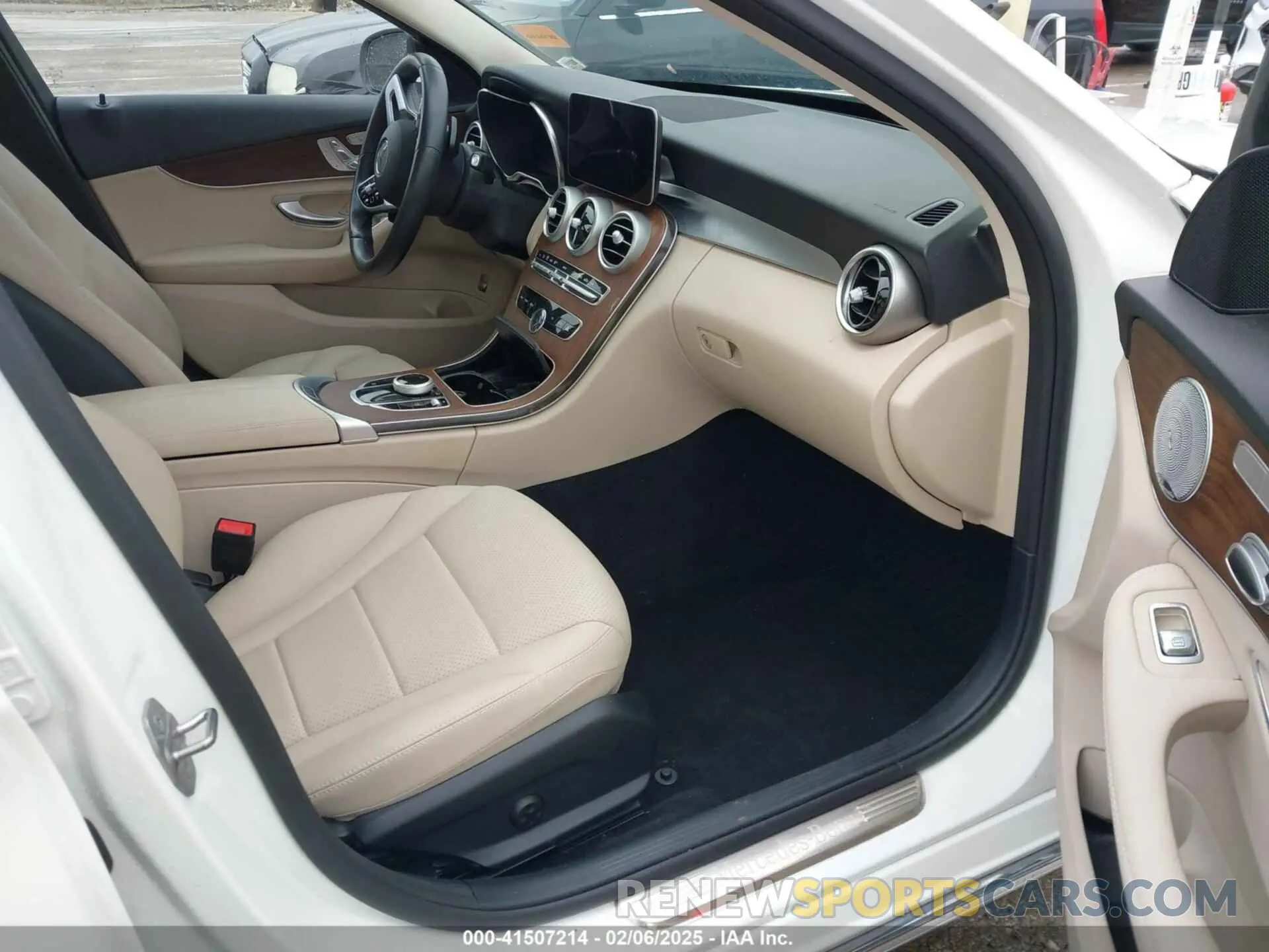 5 Photograph of a damaged car W1KWF8EB8MR604811 MERCEDES-BENZ C 300 2021
