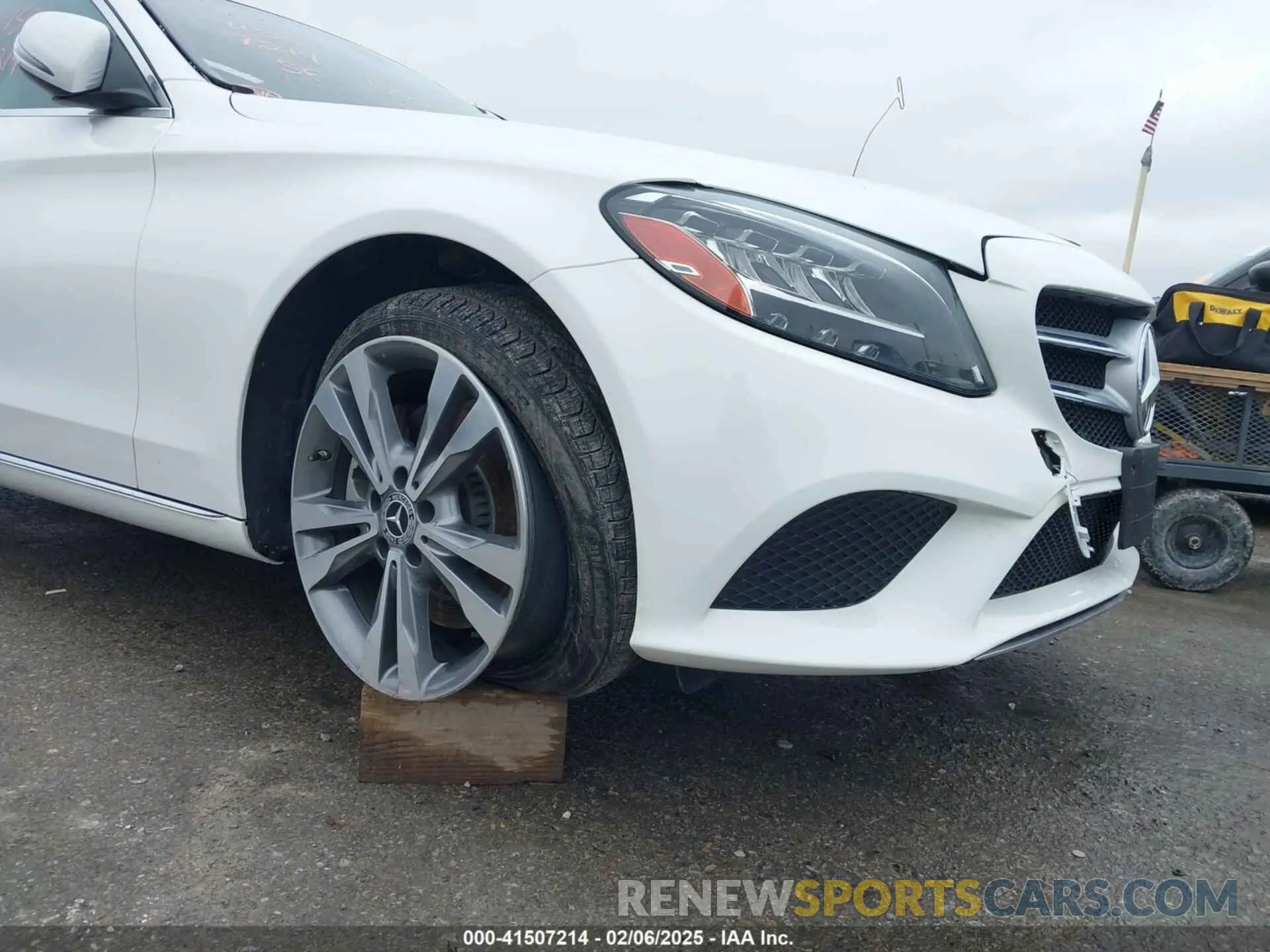 6 Photograph of a damaged car W1KWF8EB8MR604811 MERCEDES-BENZ C 300 2021