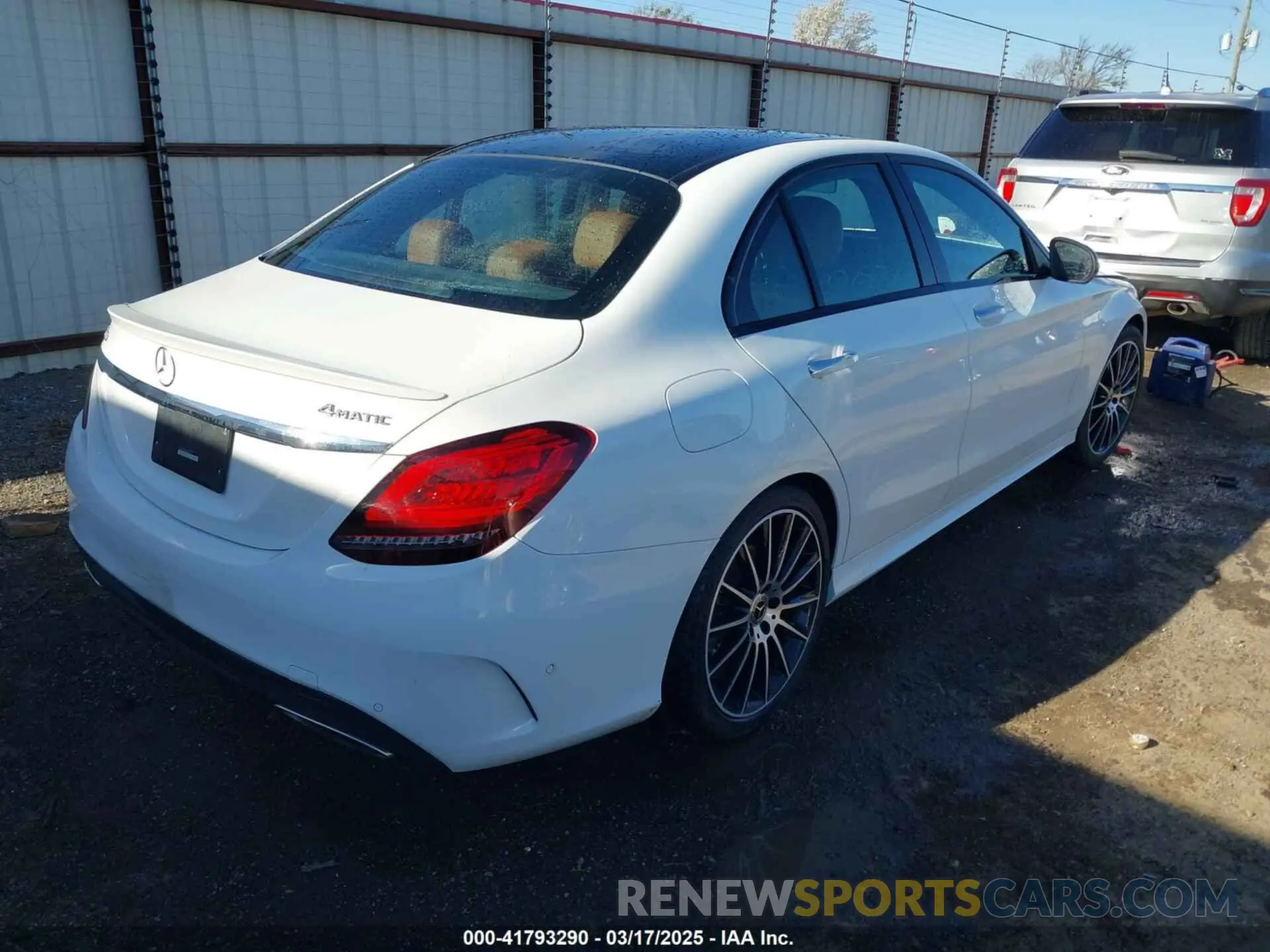 4 Фотография поврежденного автомобиля W1KWF8EBXMR605717 MERCEDES-BENZ C 300 2021