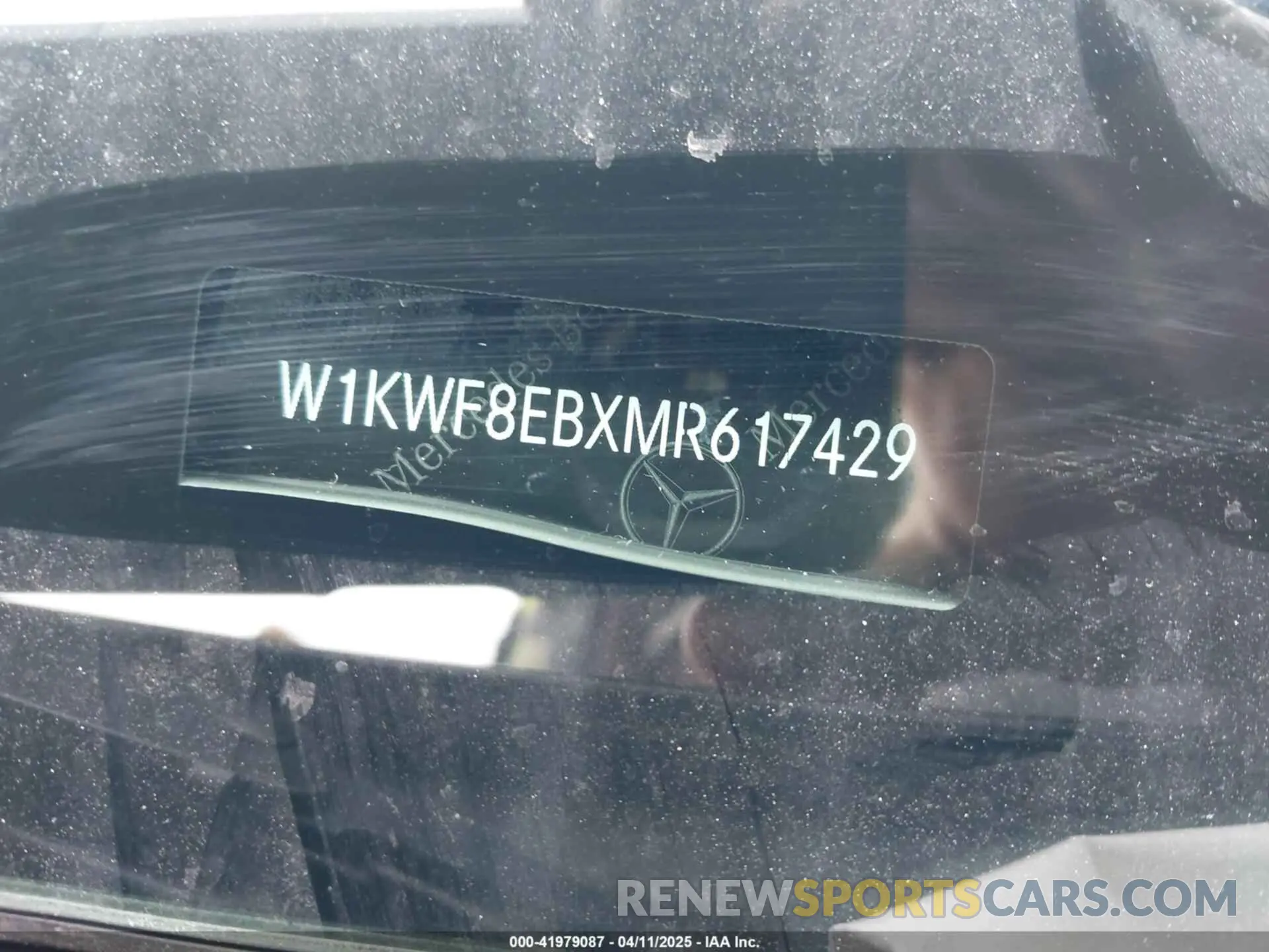 17 Фотография поврежденного автомобиля W1KWF8EBXMR617429 MERCEDES-BENZ C 300 2021