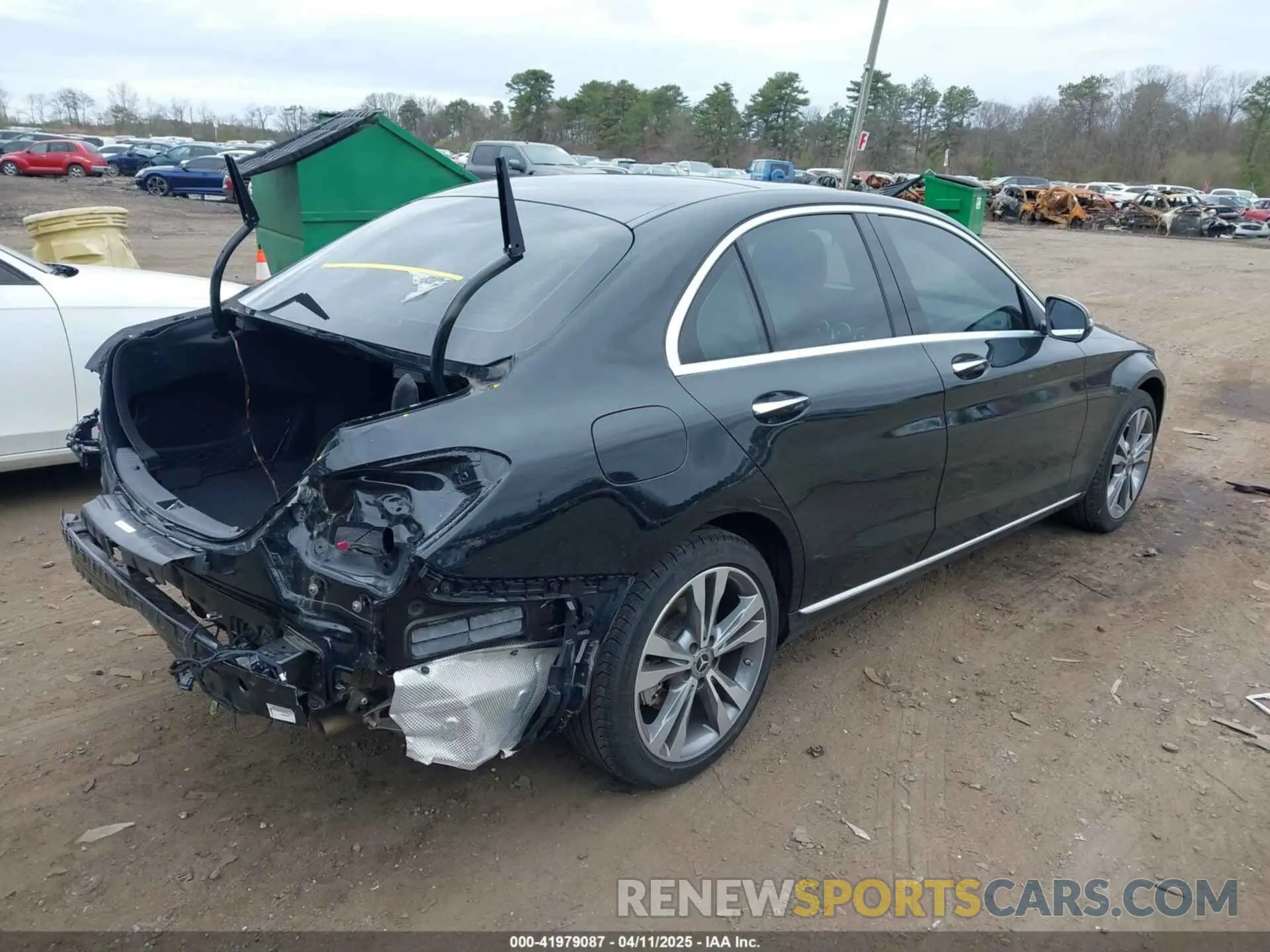 4 Фотография поврежденного автомобиля W1KWF8EBXMR617429 MERCEDES-BENZ C 300 2021