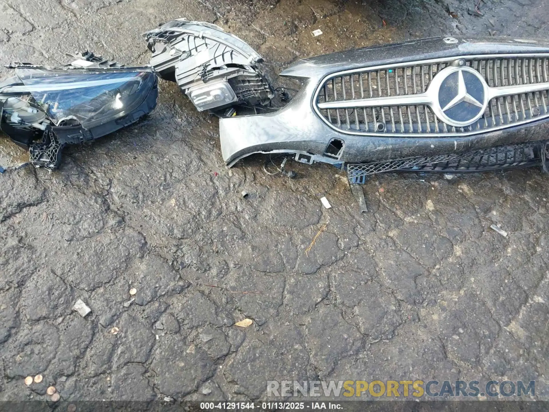12 Photograph of a damaged car W1KAF4GB7NR013466 MERCEDES-BENZ C 300 2022