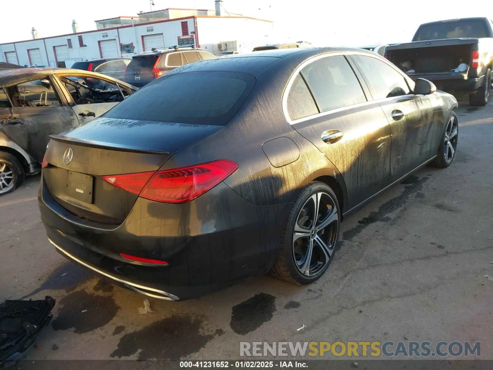 4 Photograph of a damaged car W1KAF4GB7NR062053 MERCEDES-BENZ C 300 2022