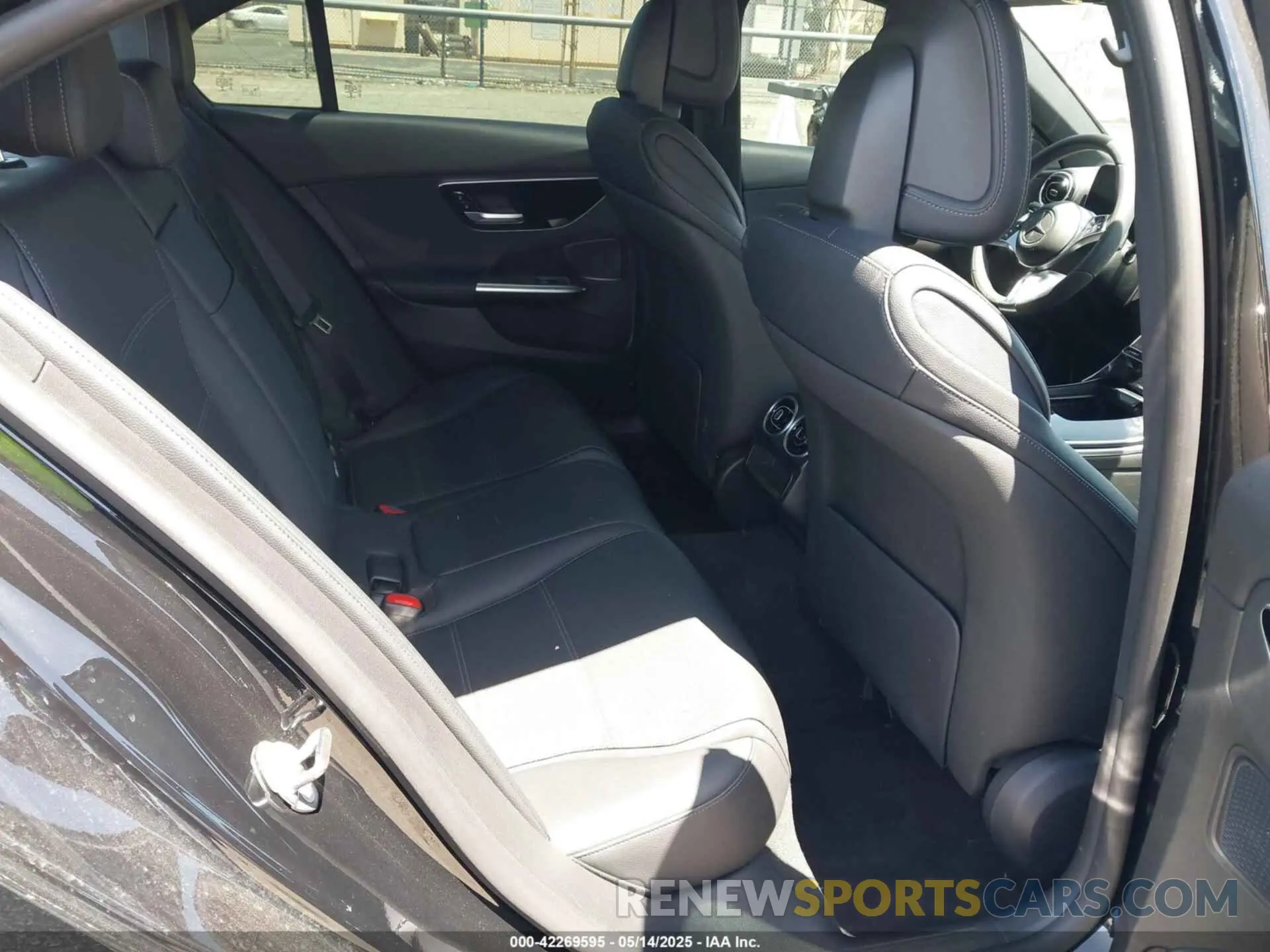 8 Фотография поврежденного автомобиля W1KAF4GB8NR066743 MERCEDES-BENZ C 300 2022