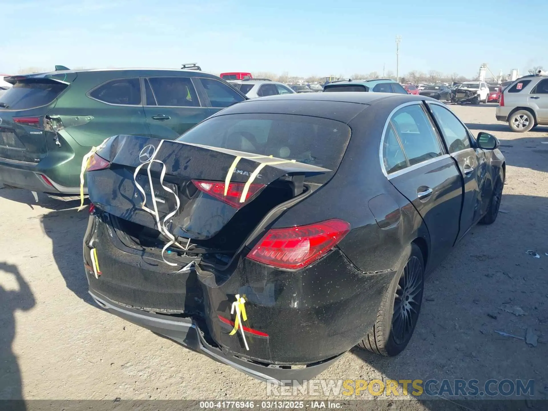 4 Photograph of a damaged car W1KAF4HB4NR058640 MERCEDES-BENZ C 300 2022