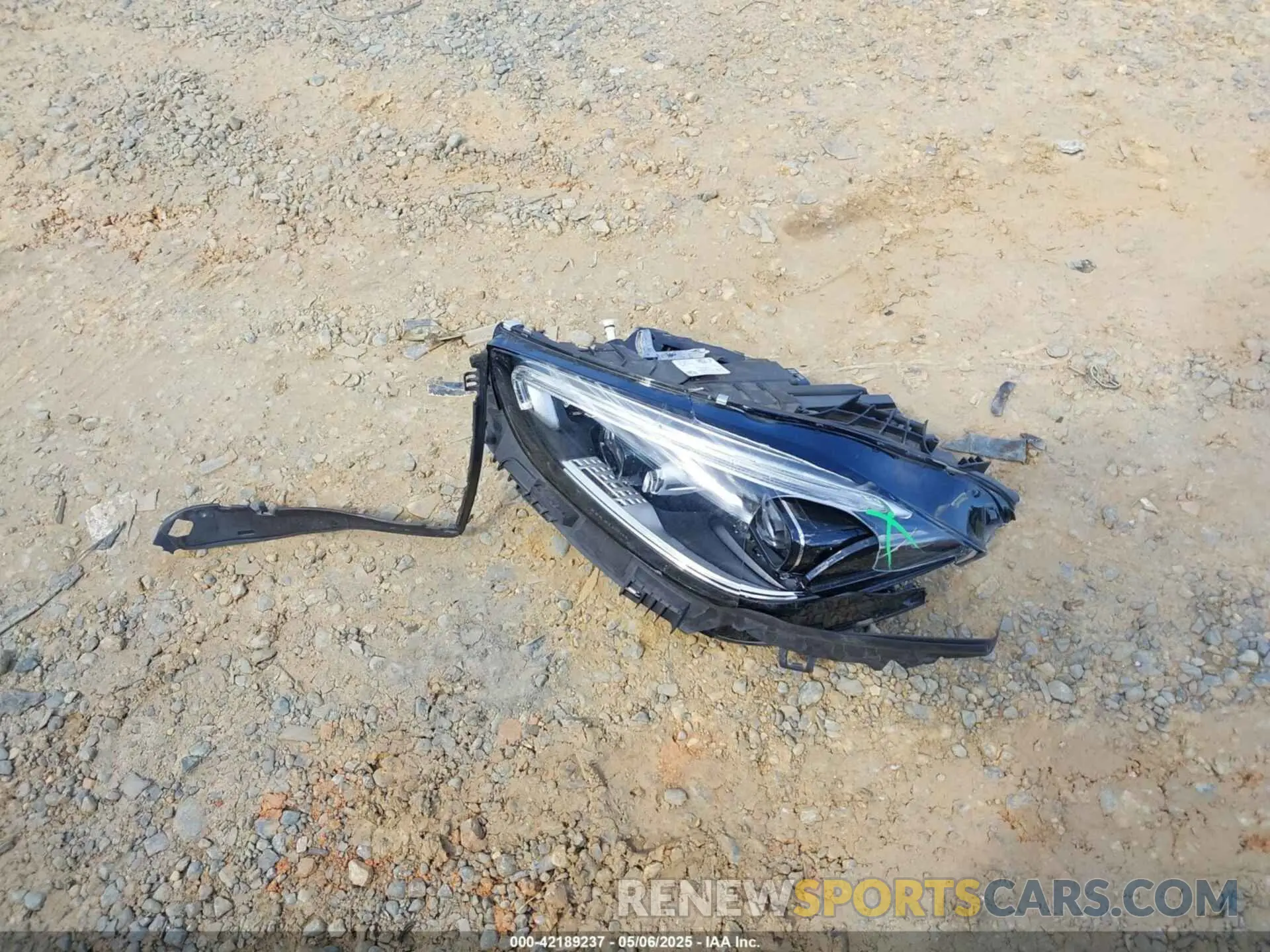 12 Photograph of a damaged car W1KAF4HBXNR066080 MERCEDES-BENZ C 300 2022