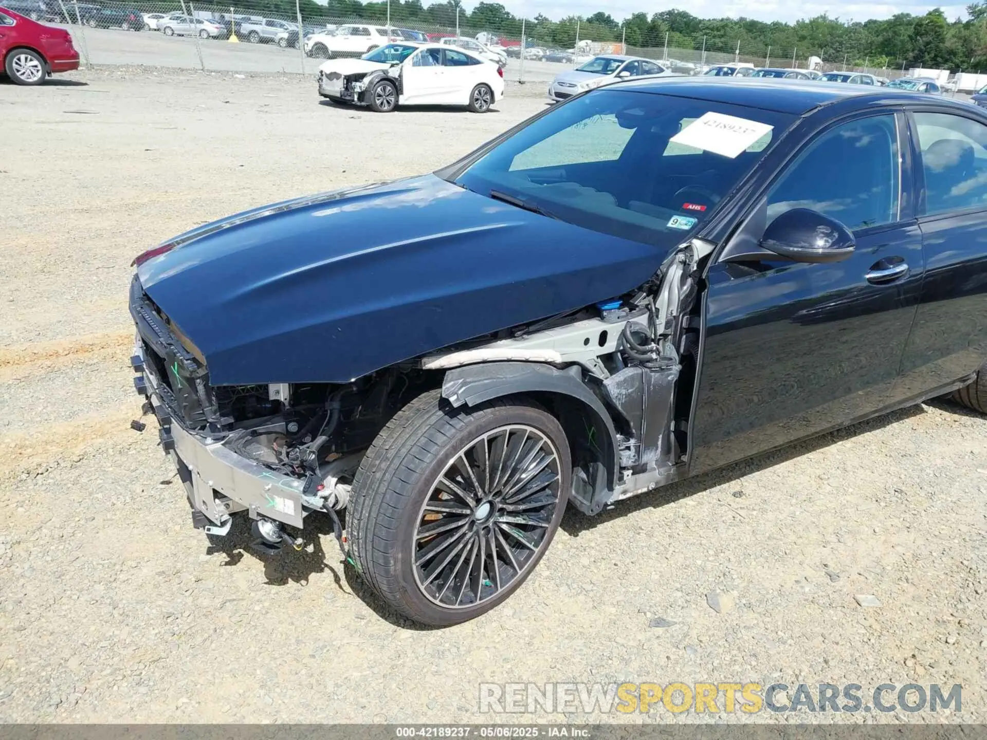 6 Photograph of a damaged car W1KAF4HBXNR066080 MERCEDES-BENZ C 300 2022