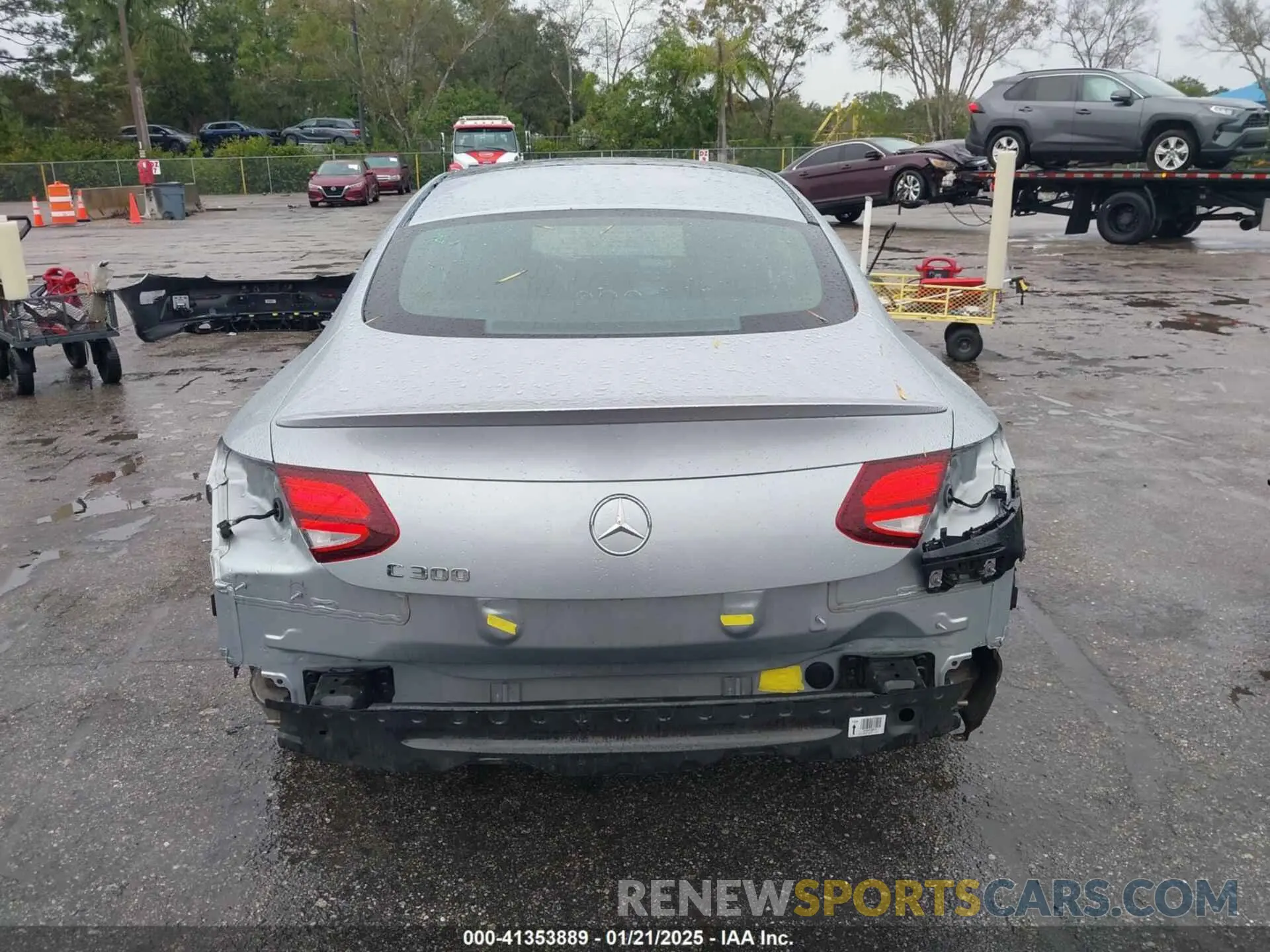 17 Photograph of a damaged car W1KWJ8DB7NG115264 MERCEDES-BENZ C 300 2022