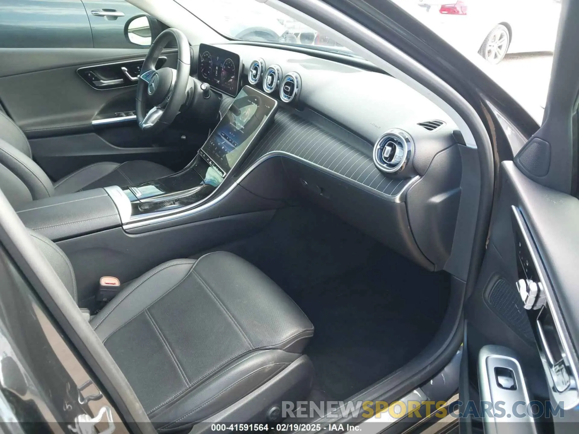 5 Photograph of a damaged car W1KAF4GB0PR115775 MERCEDES-BENZ C 300 2023
