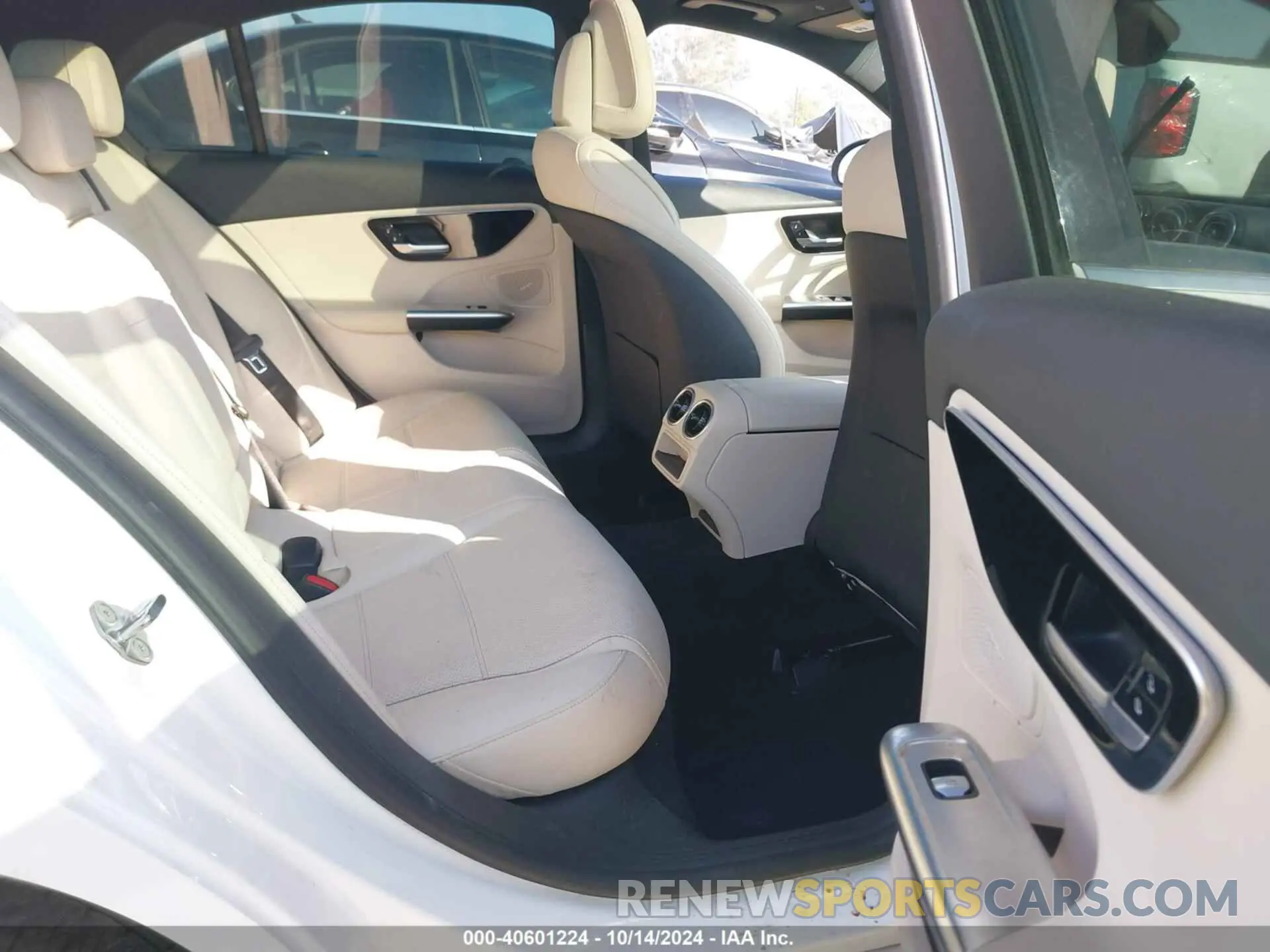 8 Photograph of a damaged car W1KAF4GB5PR093188 MERCEDES-BENZ C 300 2023