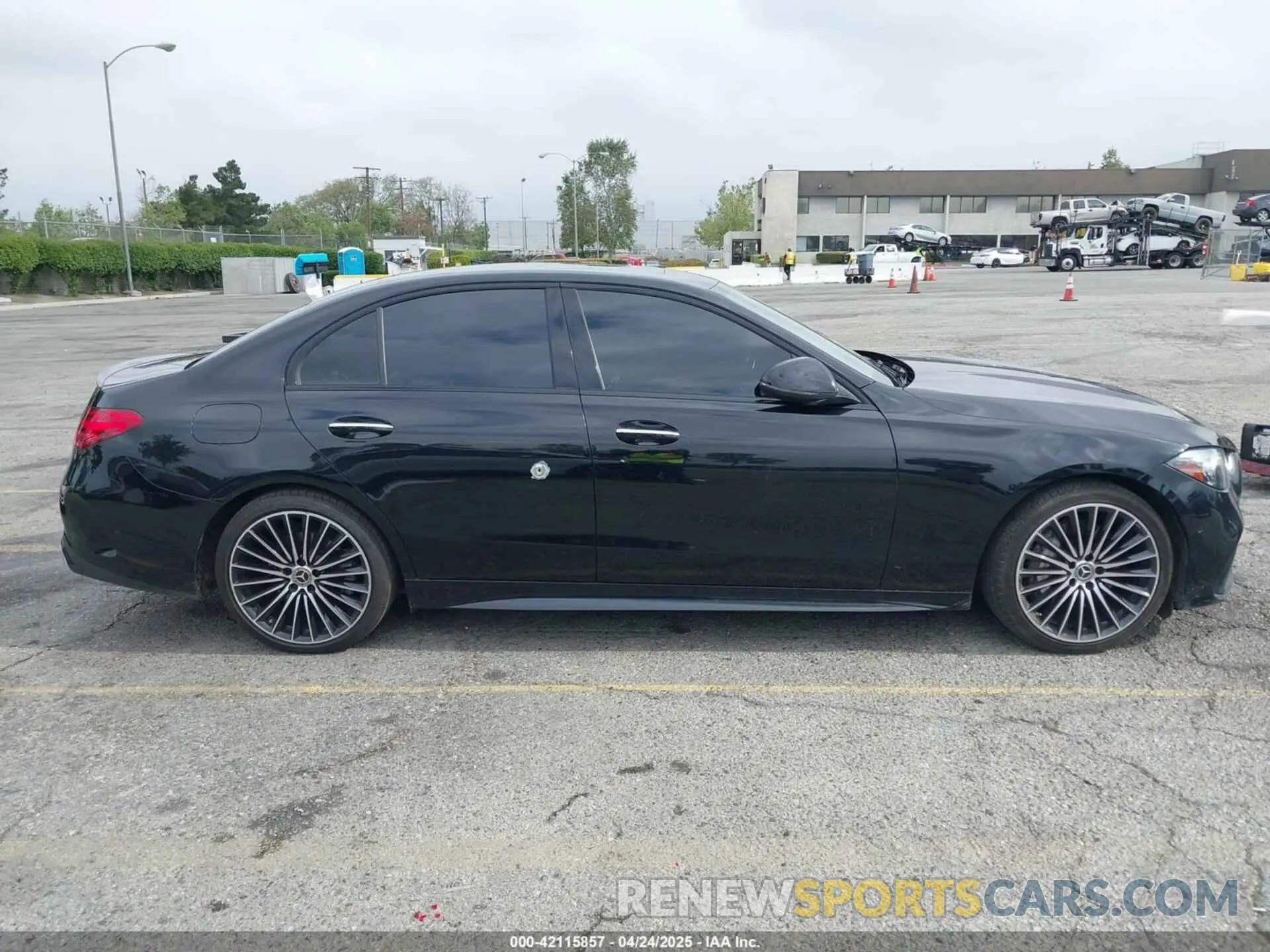 13 Фотография поврежденного автомобиля W1KAF4GB8PR136695 MERCEDES-BENZ C 300 2023