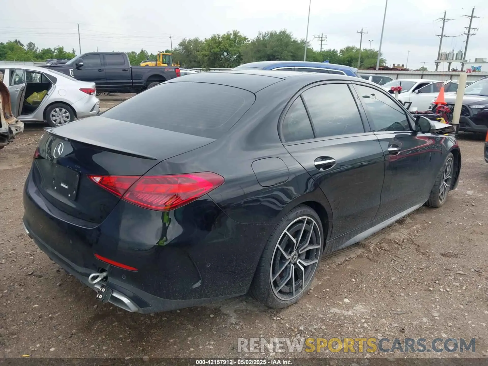 4 Photograph of a damaged car W1KAF4GB9PR071002 MERCEDES-BENZ C 300 2023