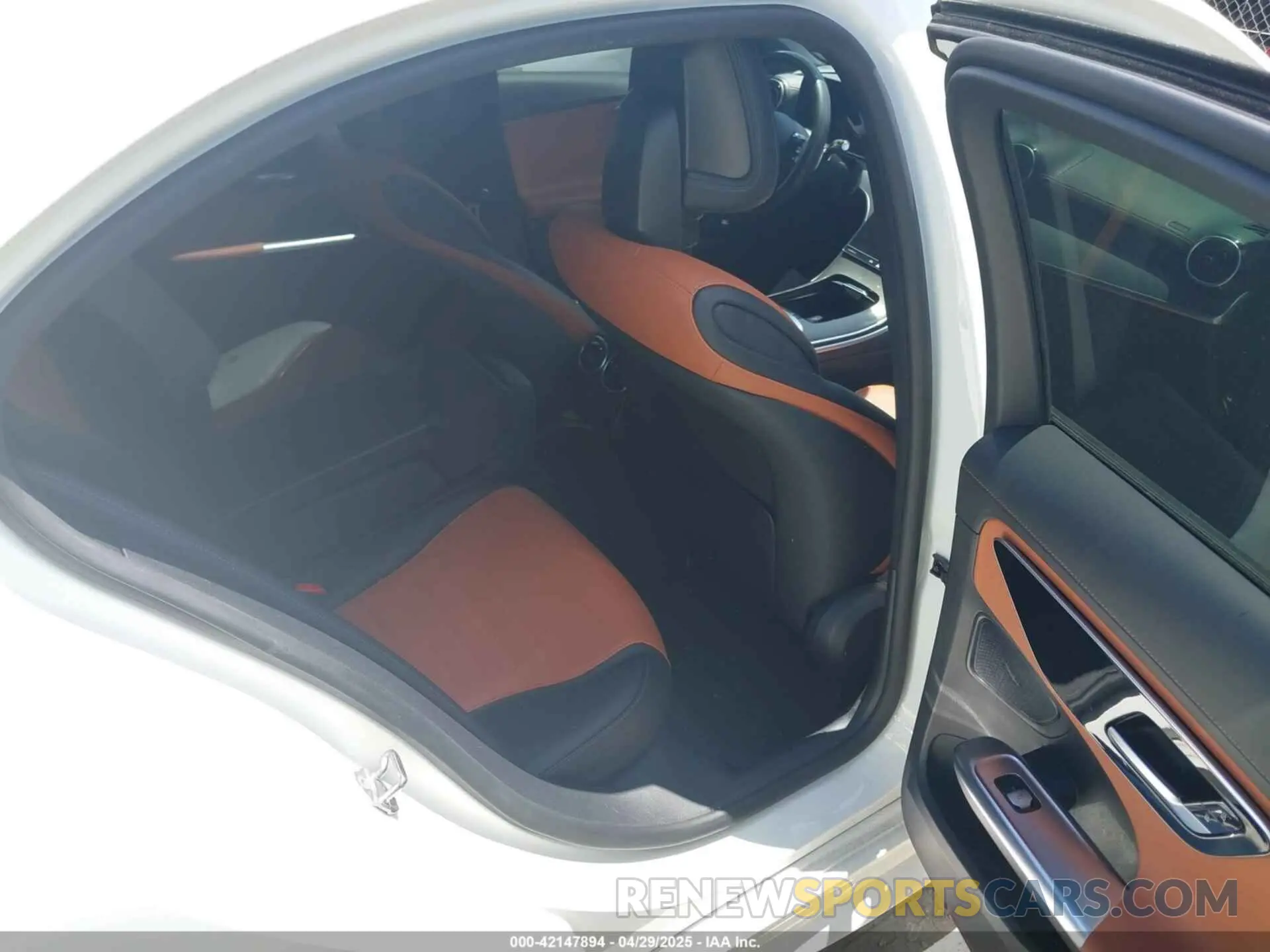 8 Photograph of a damaged car W1KAF4GB9PR090892 MERCEDES-BENZ C 300 2023