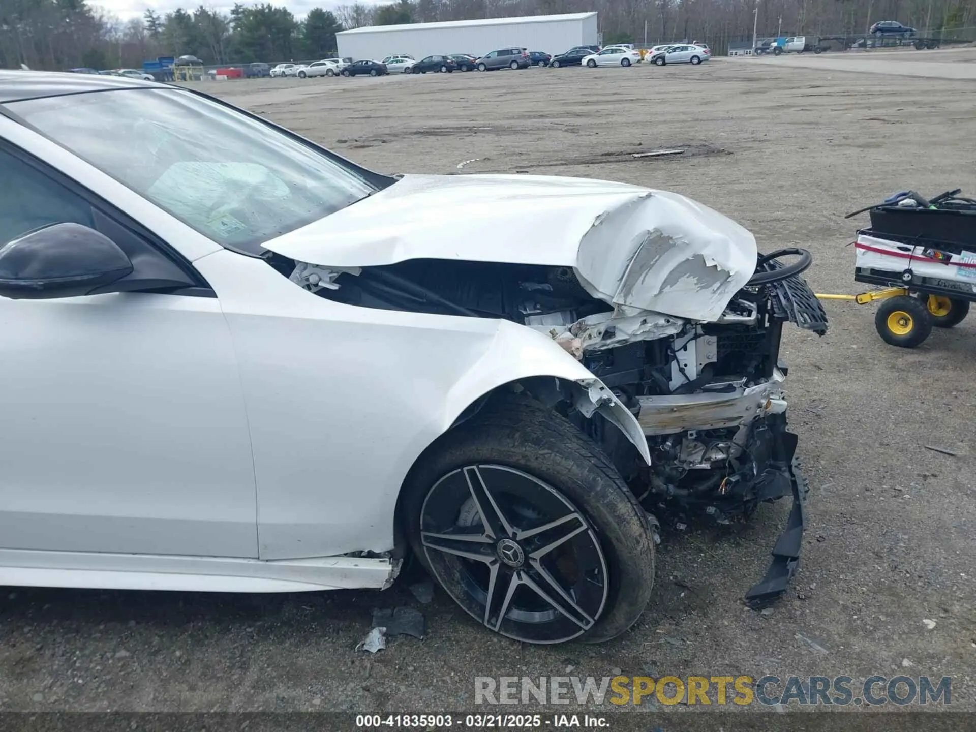 18 Photograph of a damaged car W1KAF4HB2PR082535 MERCEDES-BENZ C 300 2023