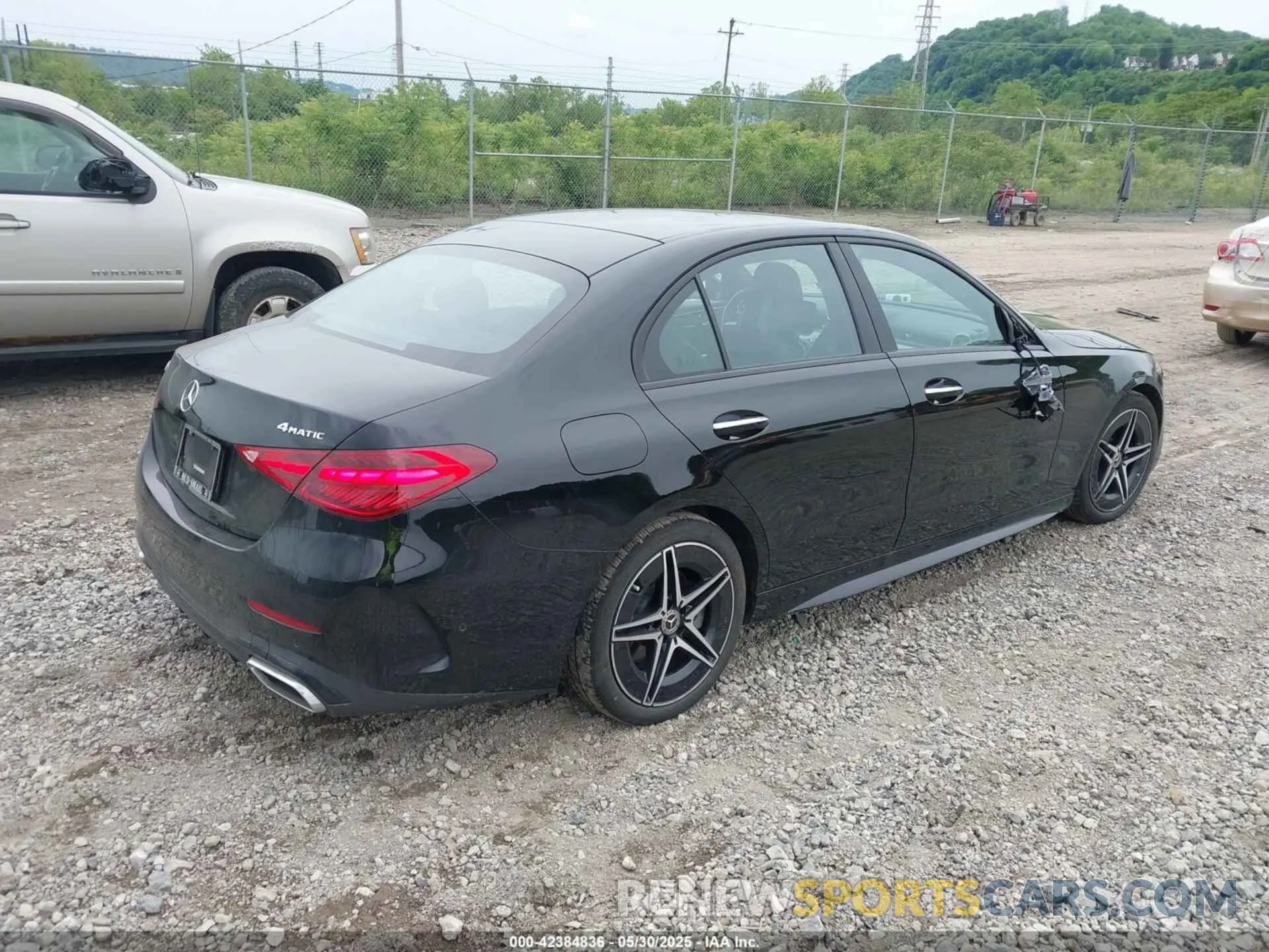 4 Photograph of a damaged car W1KAF4HB2PR142037 MERCEDES-BENZ C 300 2023